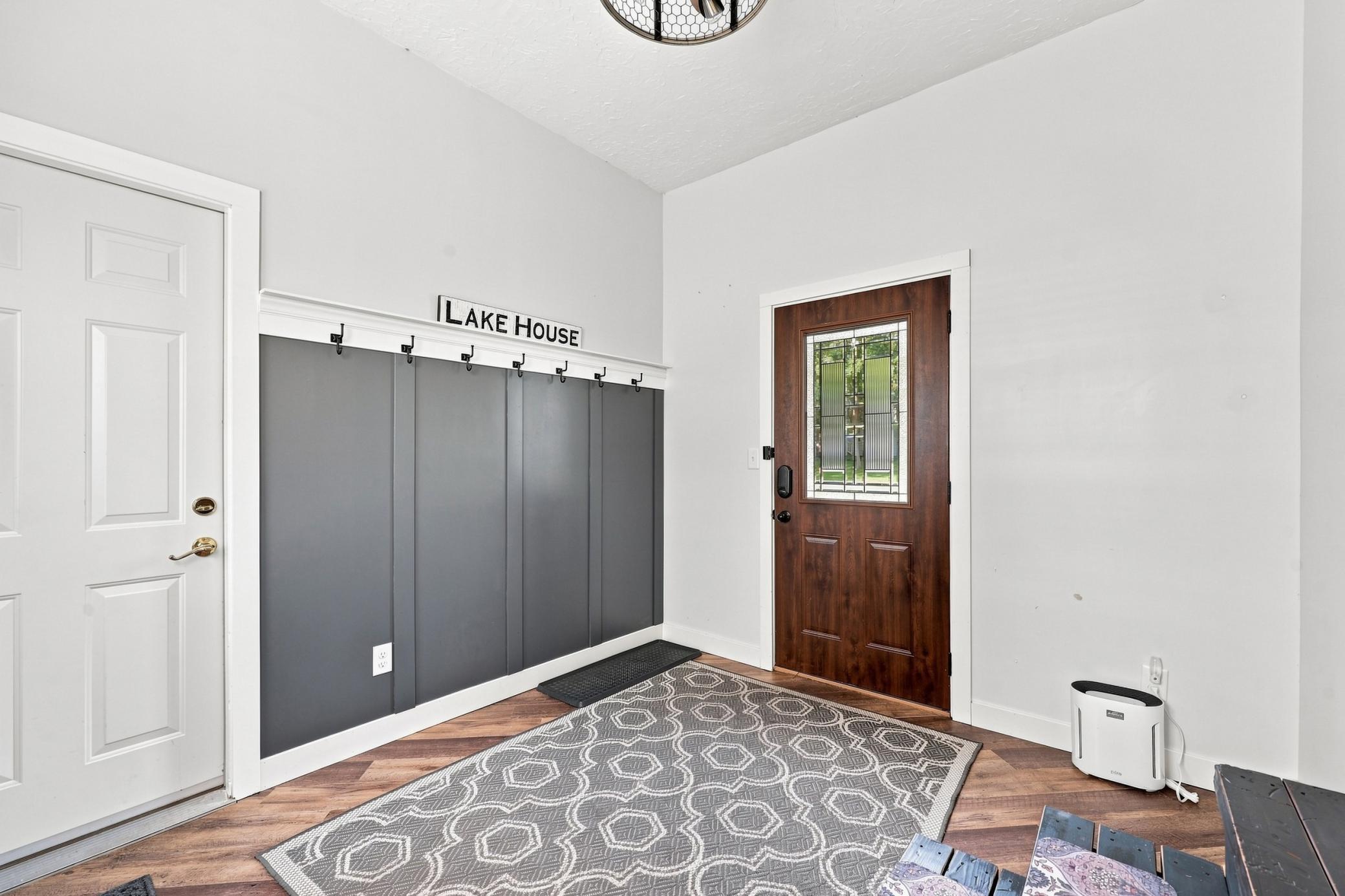 1960 single family home for sale at 1521 Gary Avenue in Detroit Lakes, MN — 4 bed, 2 bath (photo 3 of 25)