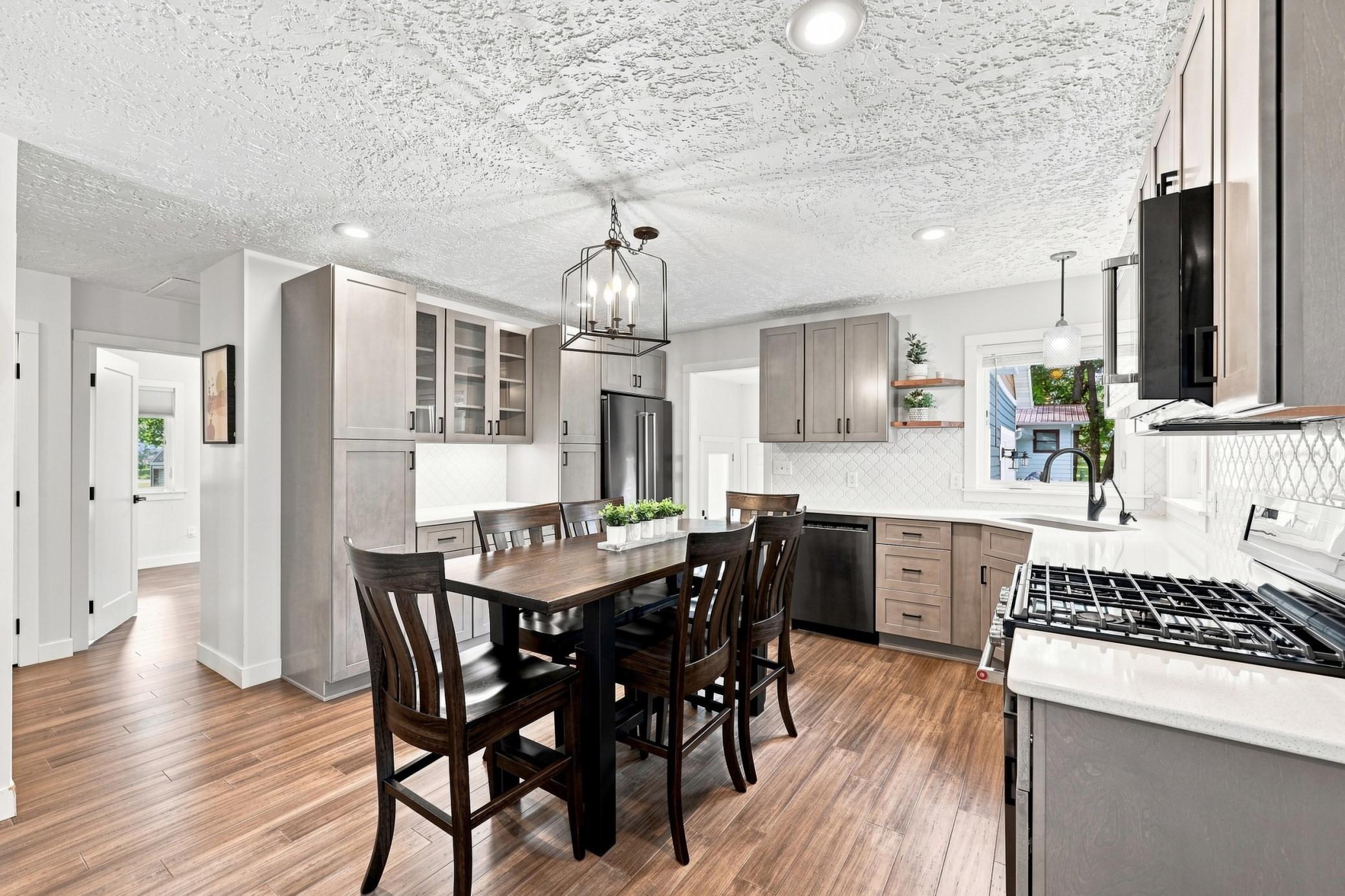 1960 single family home for sale at 1521 Gary Avenue in Detroit Lakes, MN — 4 bed, 2 bath (photo 8 of 25)