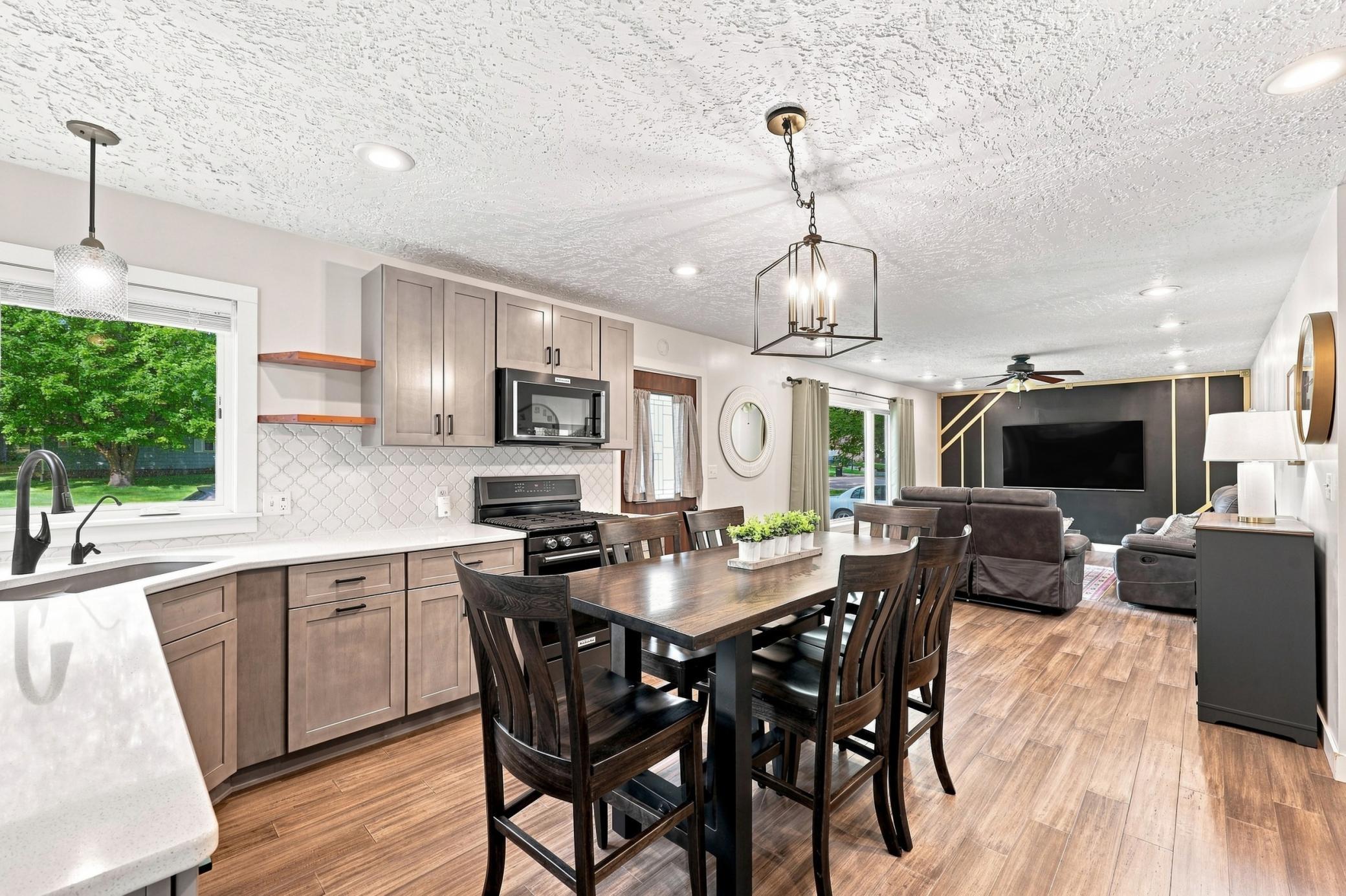 1960 single family home for sale at 1521 Gary Avenue in Detroit Lakes, MN — 4 bed, 2 bath (photo 9 of 25)