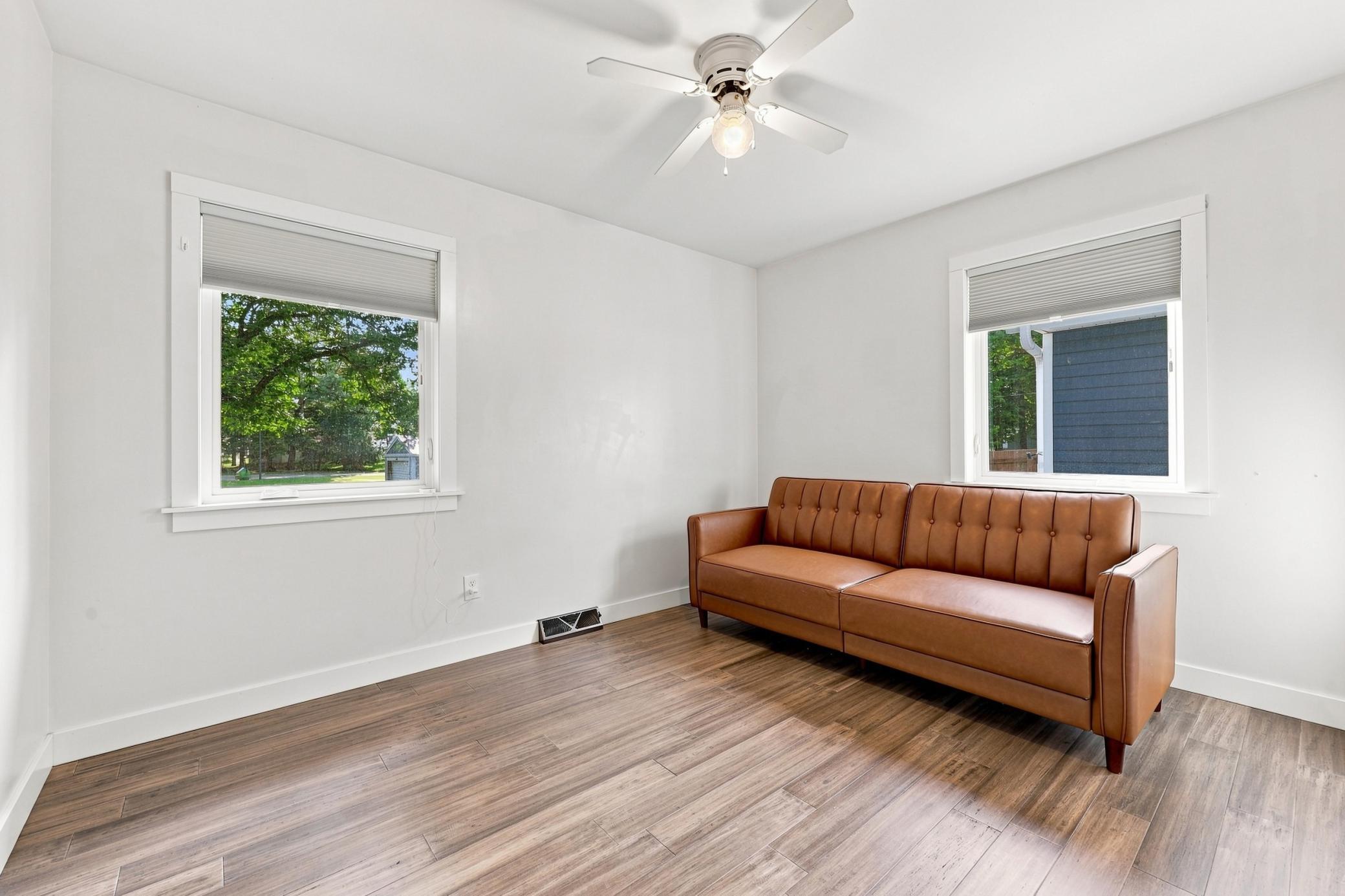 1960 single family home for sale at 1521 Gary Avenue in Detroit Lakes, MN — 4 bed, 2 bath (photo 10 of 25)