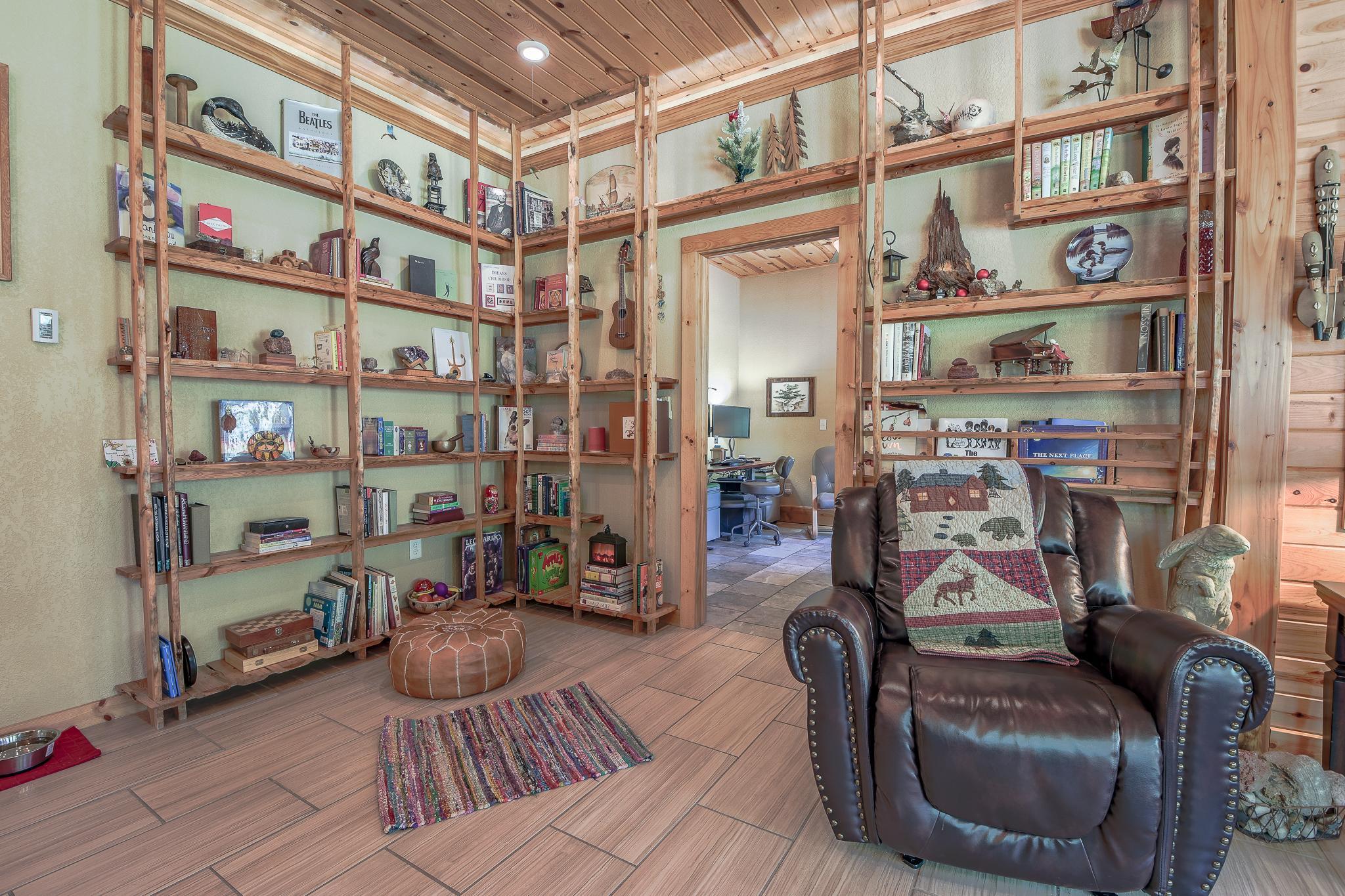 2015 single family home for sale at 42937 Minnie Lake Drive in Emily, MN — 2 bed, 2 bath (photo 17 of 64)