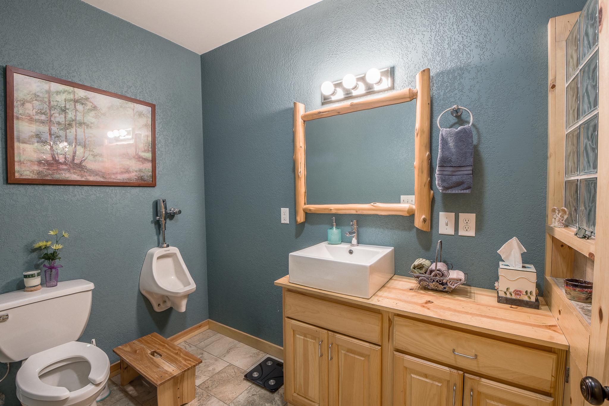 2015 single family home for sale at 42937 Minnie Lake Drive in Emily, MN — 2 bed, 2 bath (photo 21 of 64)