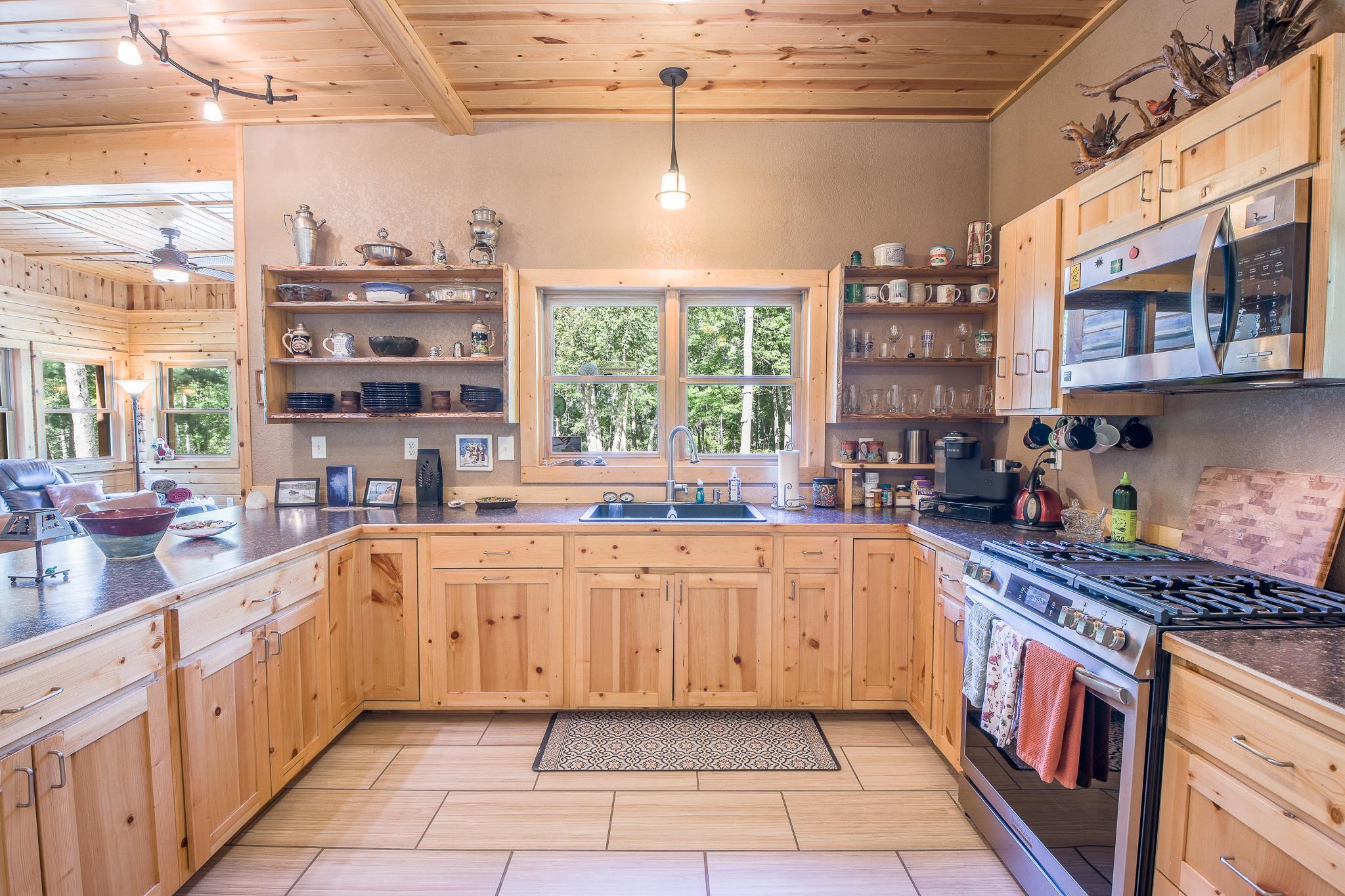 2015 single family home for sale at 42937 Minnie Lake Drive in Emily, MN — 2 bed, 2 bath (photo 8 of 64)