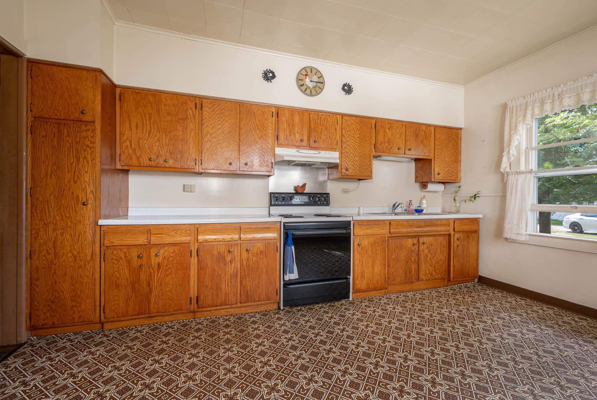 1905 single family home for sale at 213 Sadie Street in Marble, MN — 3 bed, 2 bath (photo 17 of 47)