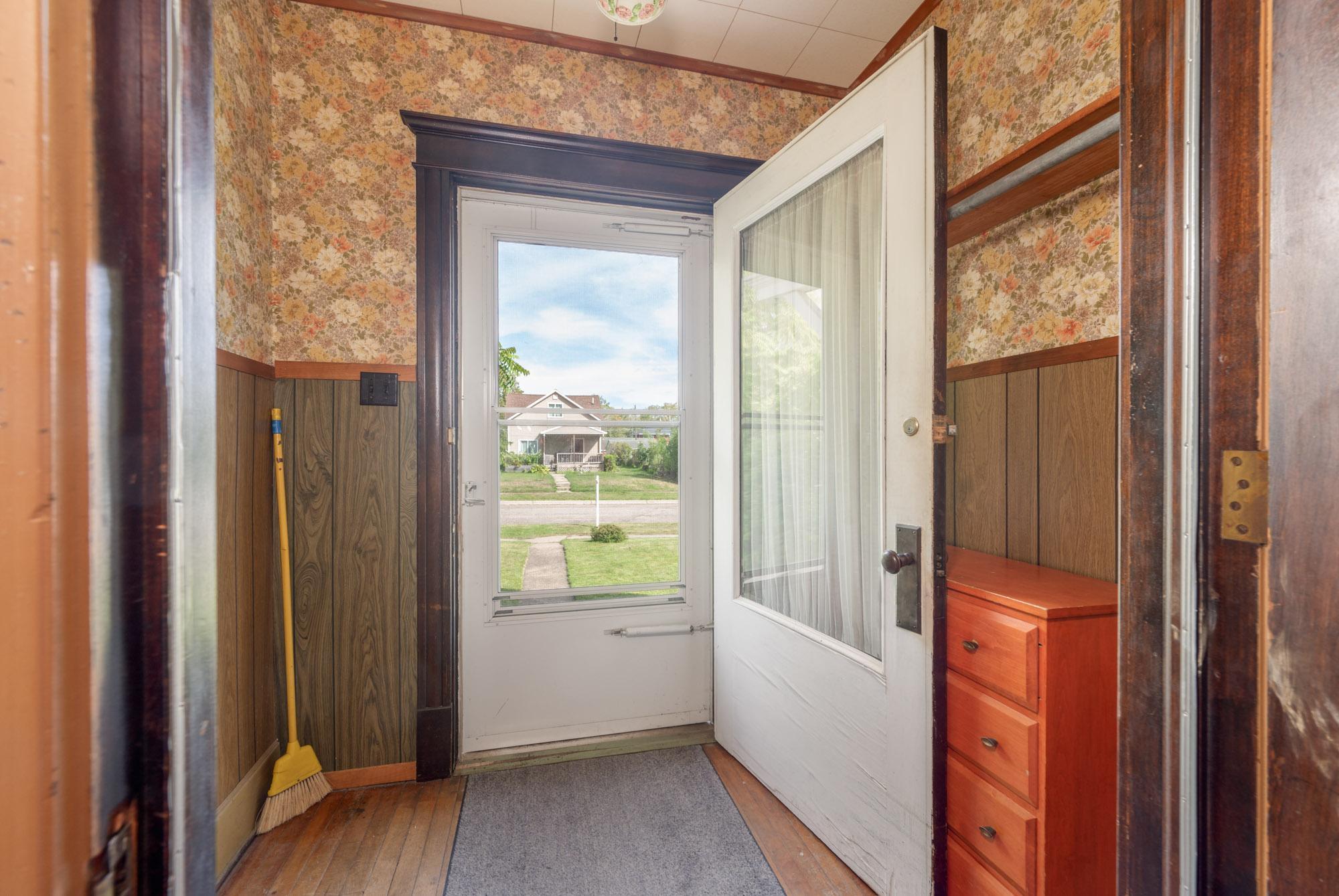 1905 single family home for sale at 213 Sadie Street in Marble, MN — 3 bed, 2 bath (photo 6 of 47)
