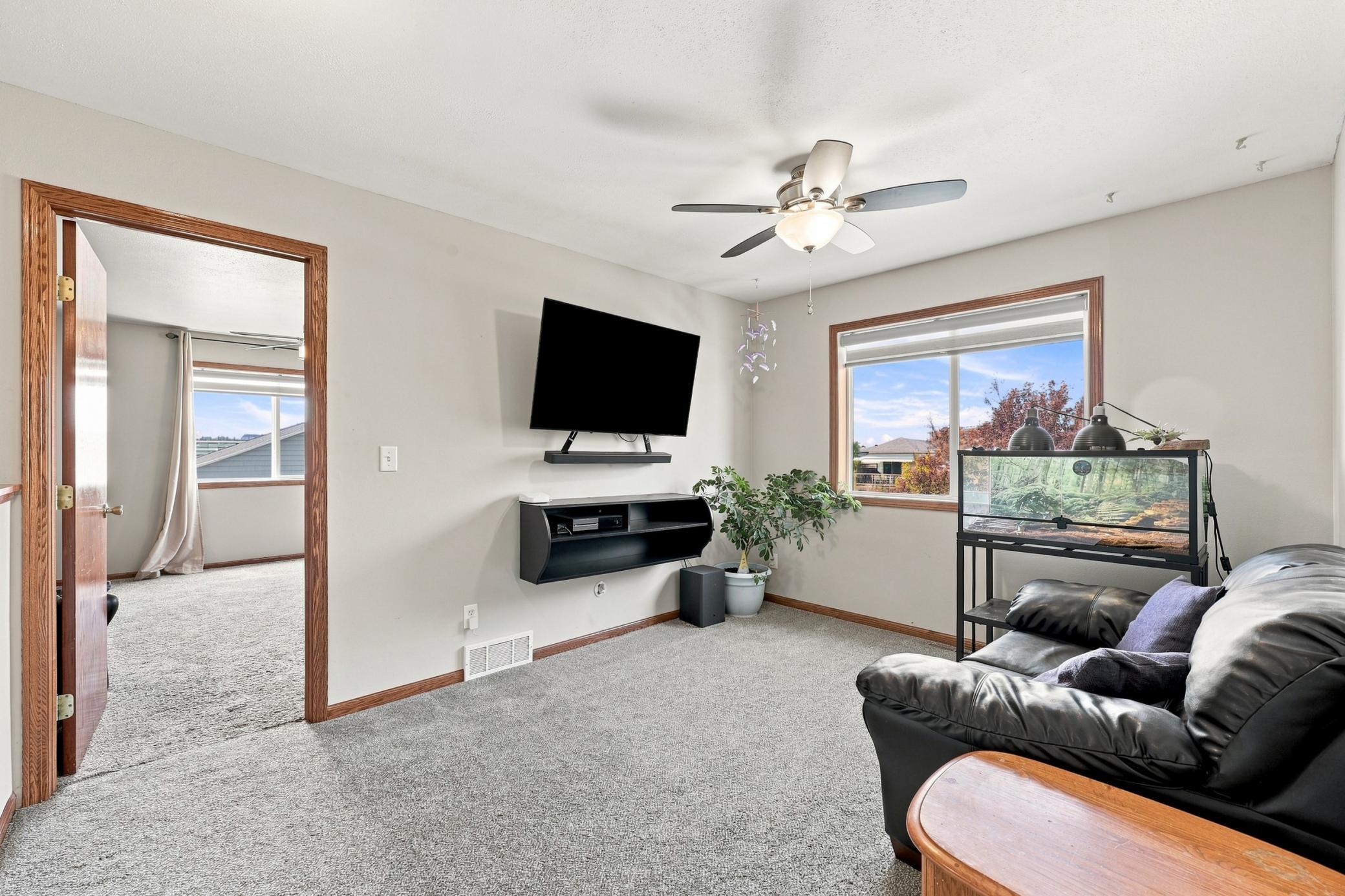 2005 single family home for sale at 730 36th Avenue W in West Fargo, ND — 5 bed, 4 bath (photo 13 of 31)