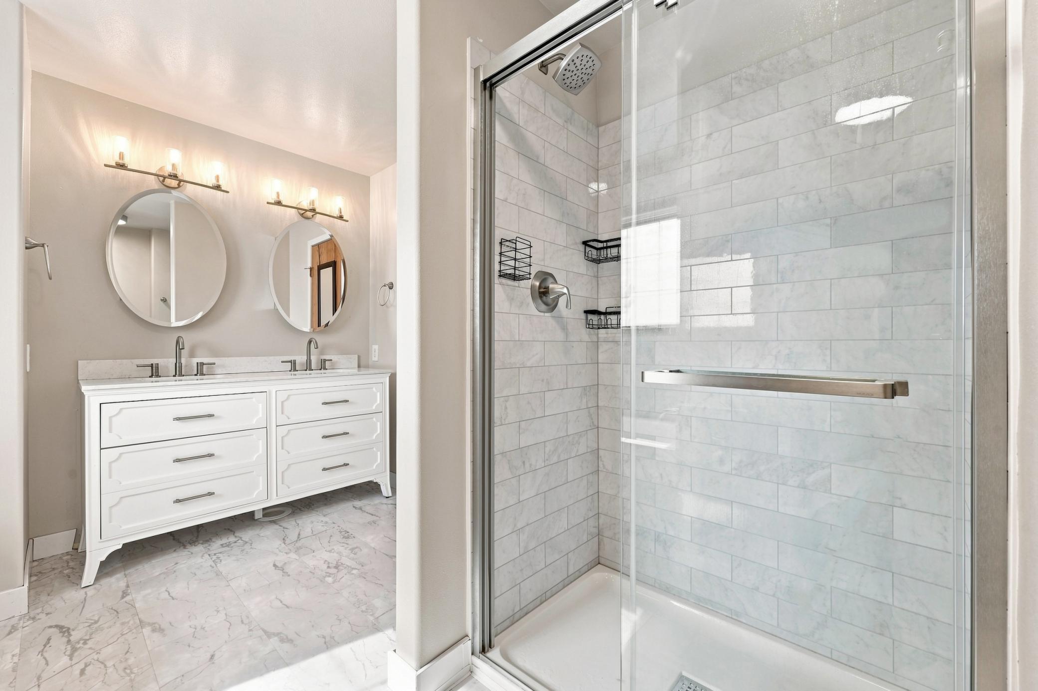 2005 single family home for sale at 730 36th Avenue W in West Fargo, ND — 5 bed, 4 bath (photo 15 of 31)