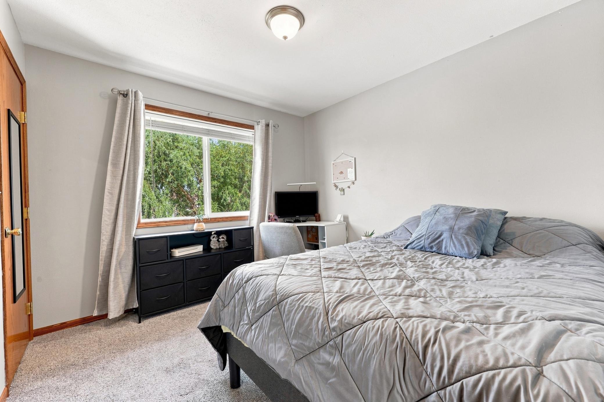 2005 single family home for sale at 730 36th Avenue W in West Fargo, ND — 5 bed, 4 bath (photo 18 of 31)