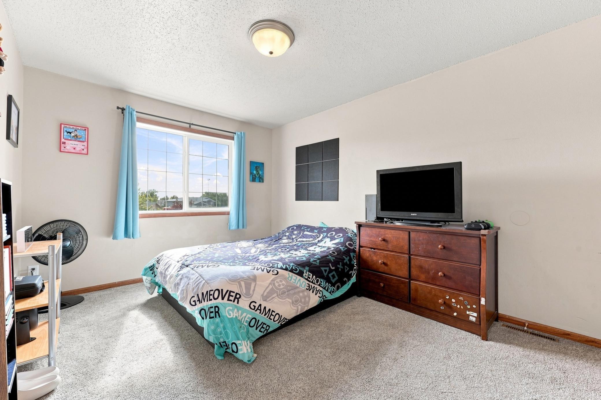 2005 single family home for sale at 730 36th Avenue W in West Fargo, ND — 5 bed, 4 bath (photo 20 of 31)