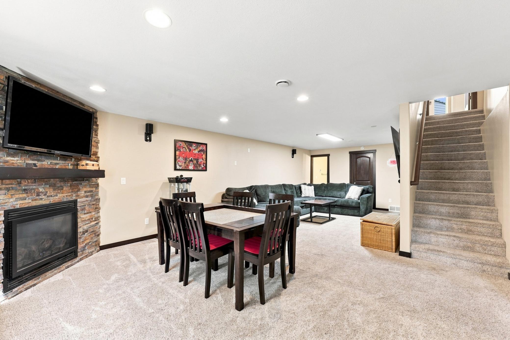 2005 single family home for sale at 730 36th Avenue W in West Fargo, ND — 5 bed, 4 bath (photo 22 of 31)