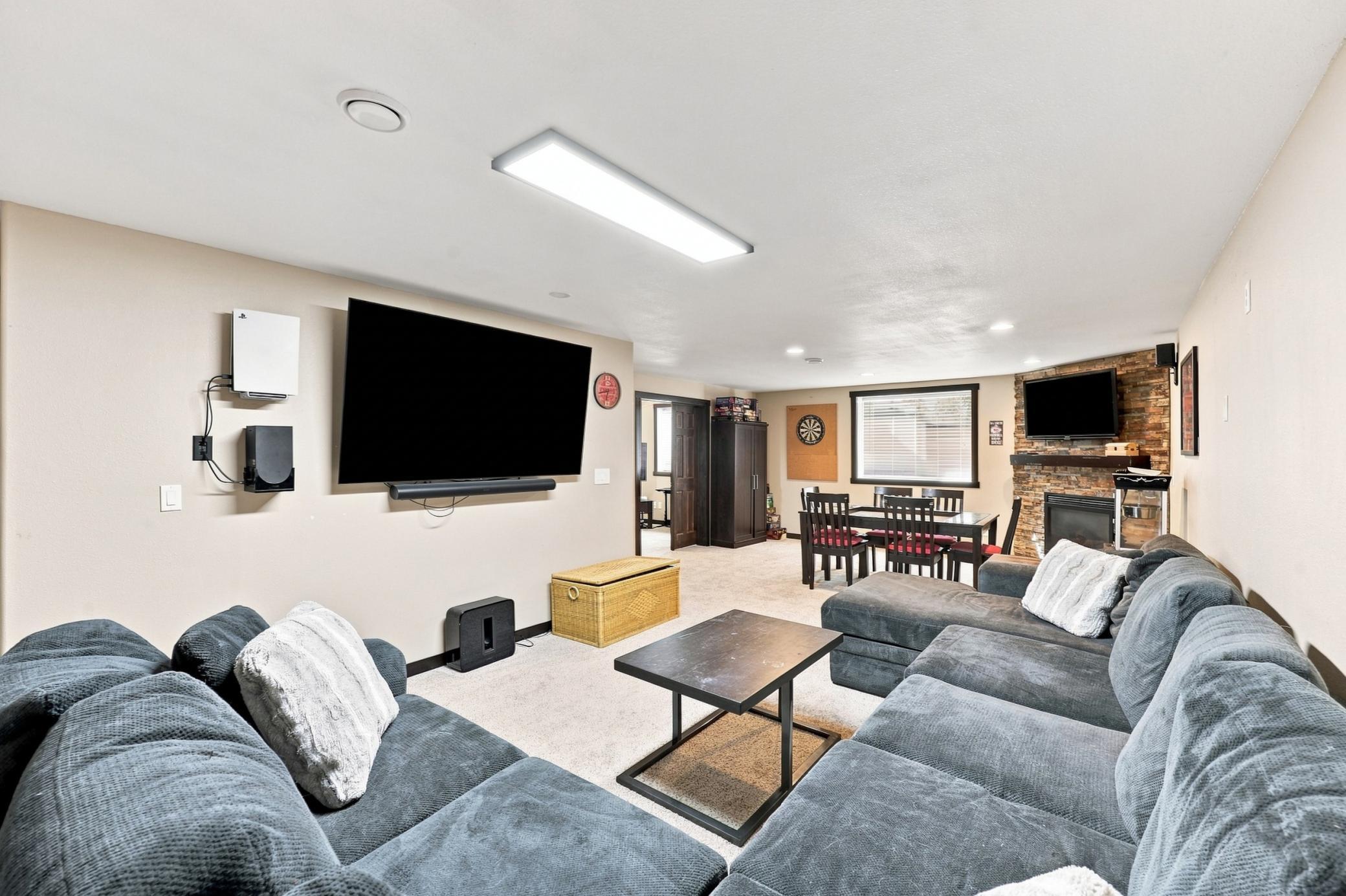 2005 single family home for sale at 730 36th Avenue W in West Fargo, ND — 5 bed, 4 bath (photo 23 of 31)
