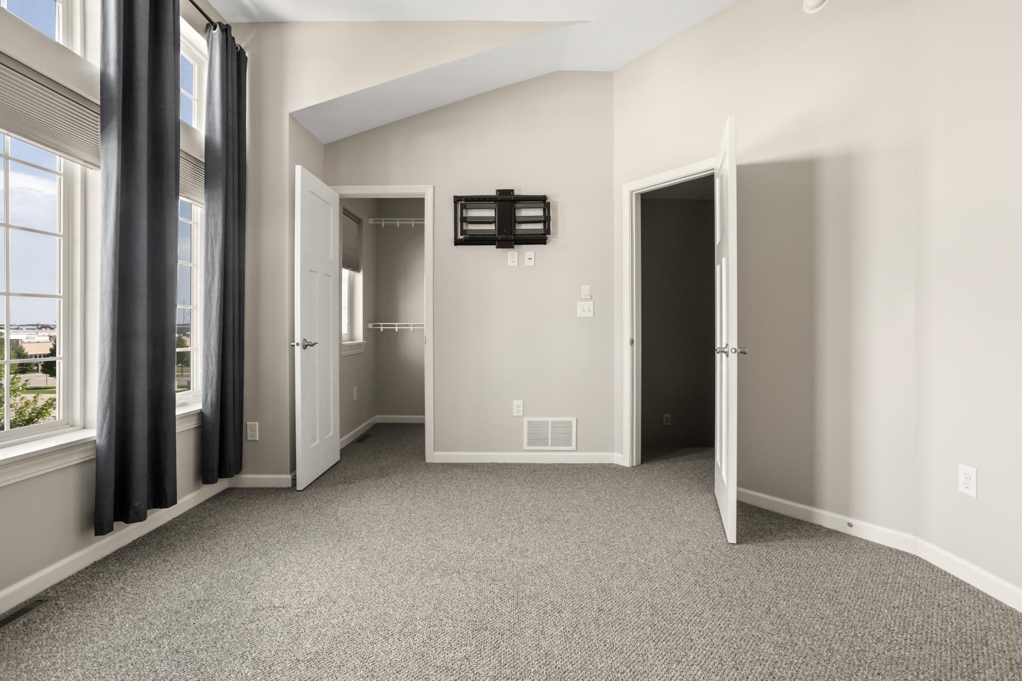 2016 twin home for sale at 503 33rd Way E, Unit B in West Fargo, ND — 3 bed, 4 bath (photo 16 of 33)