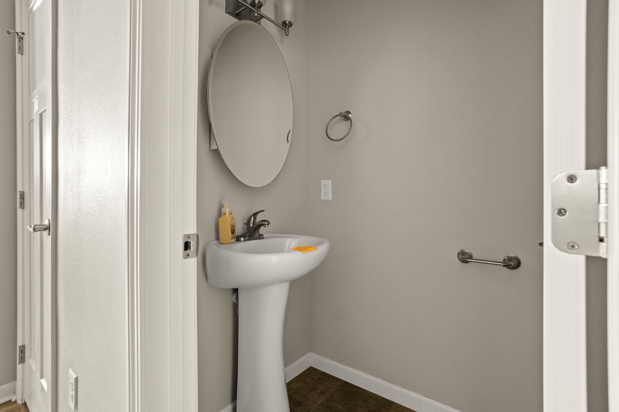 2016 twin home for sale at 503 33rd Way E, Unit B in West Fargo, ND — 3 bed, 4 bath (photo 29 of 33)