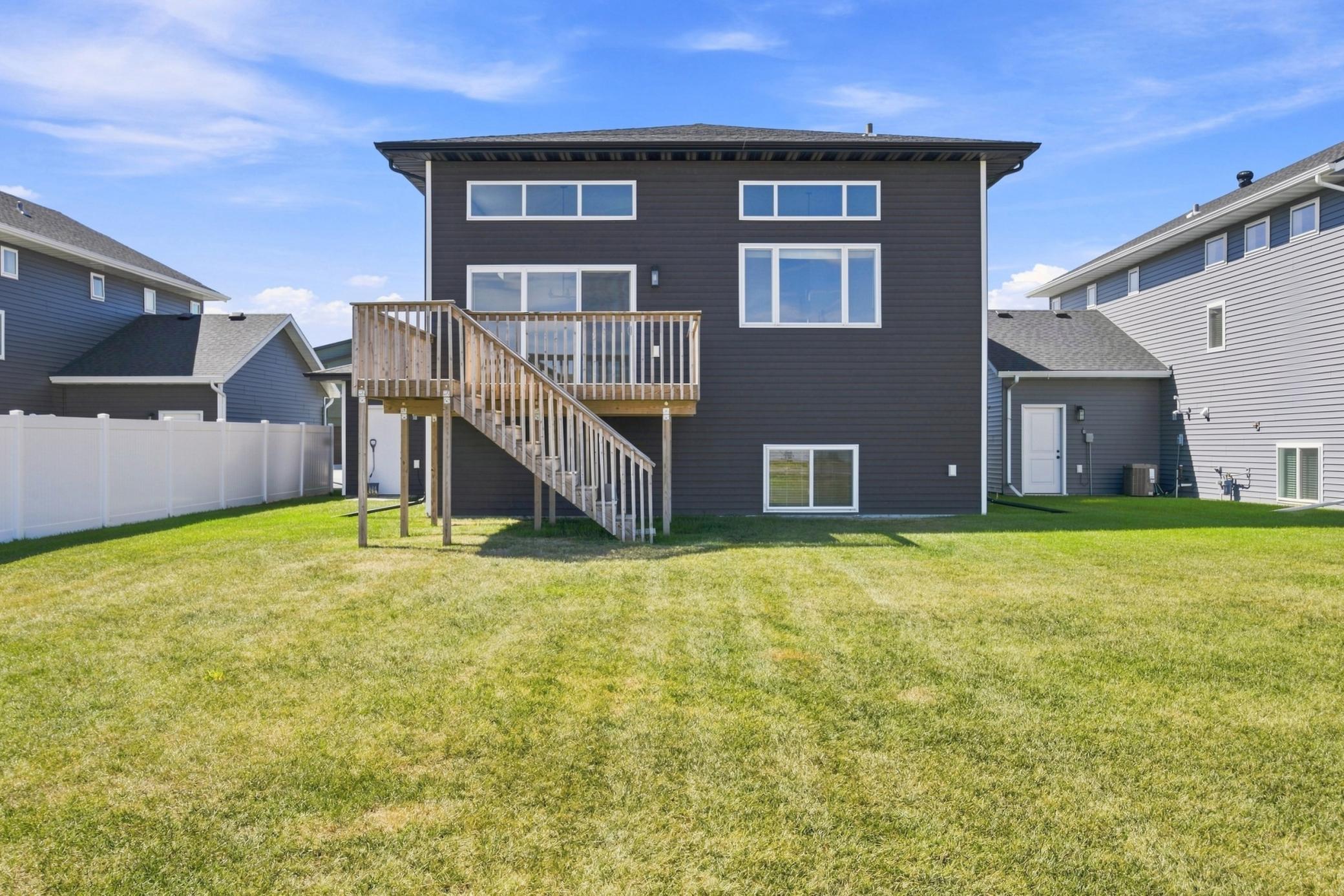 2022 single family home for sale at 7318 Madelyn Lane S in Fargo, ND — 4 bed, 3 bath (photo 5 of 43)