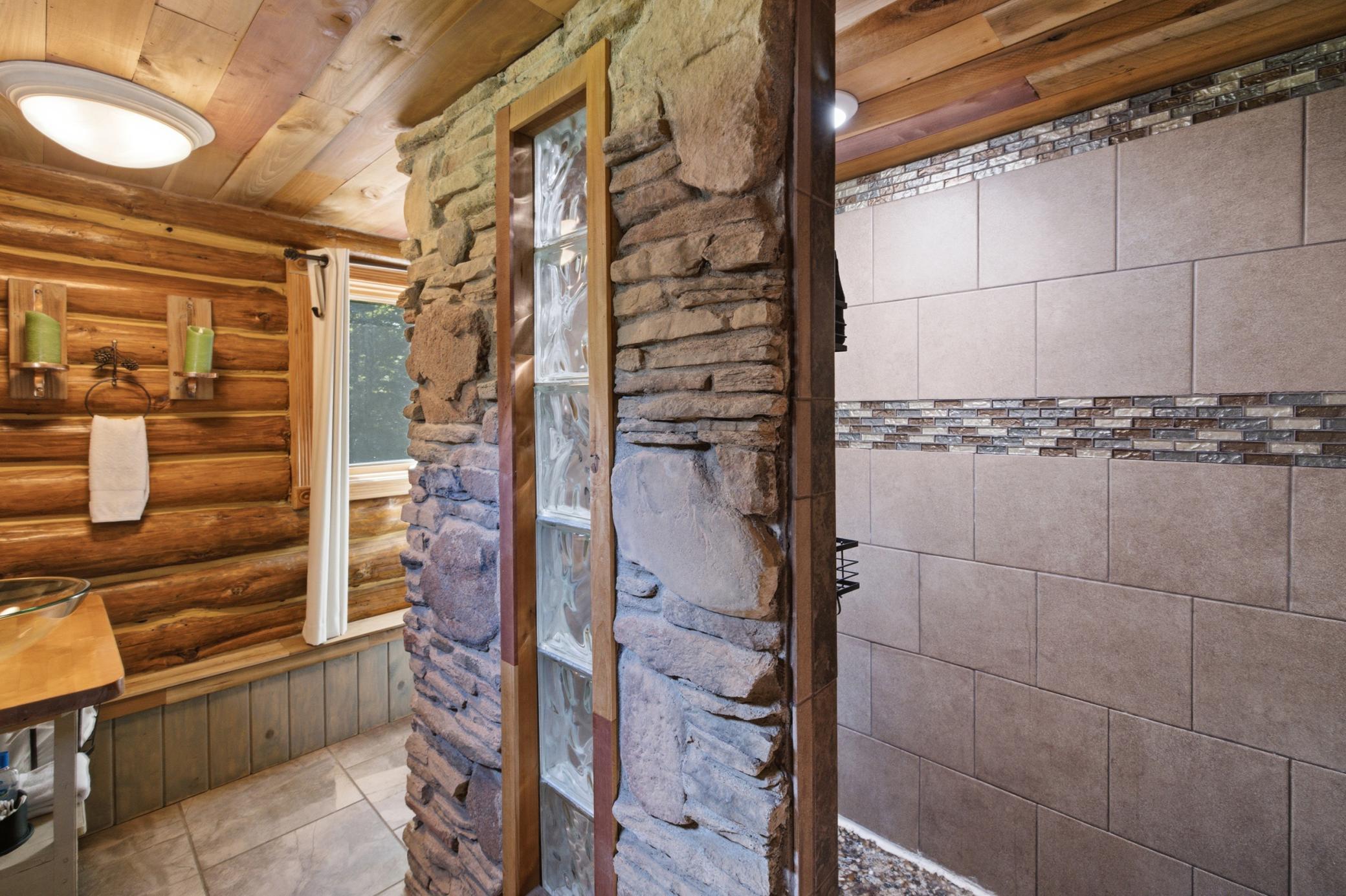 2016 single family home for sale at 17377 Paradise Shores Road in Brainerd, MN — 2 bed, 2 bath (photo 16 of 63)