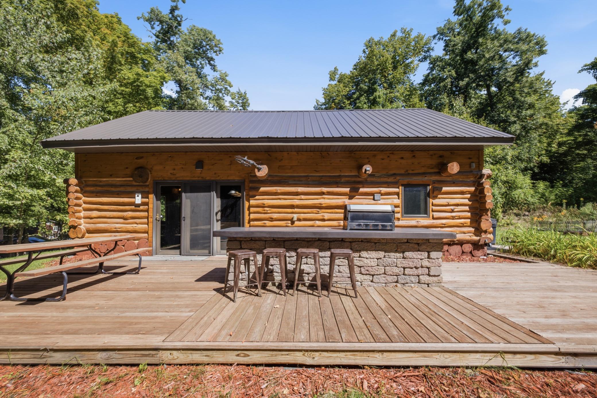 2016 single family home for sale at 17377 Paradise Shores Road in Brainerd, MN — 2 bed, 2 bath (photo 3 of 63)