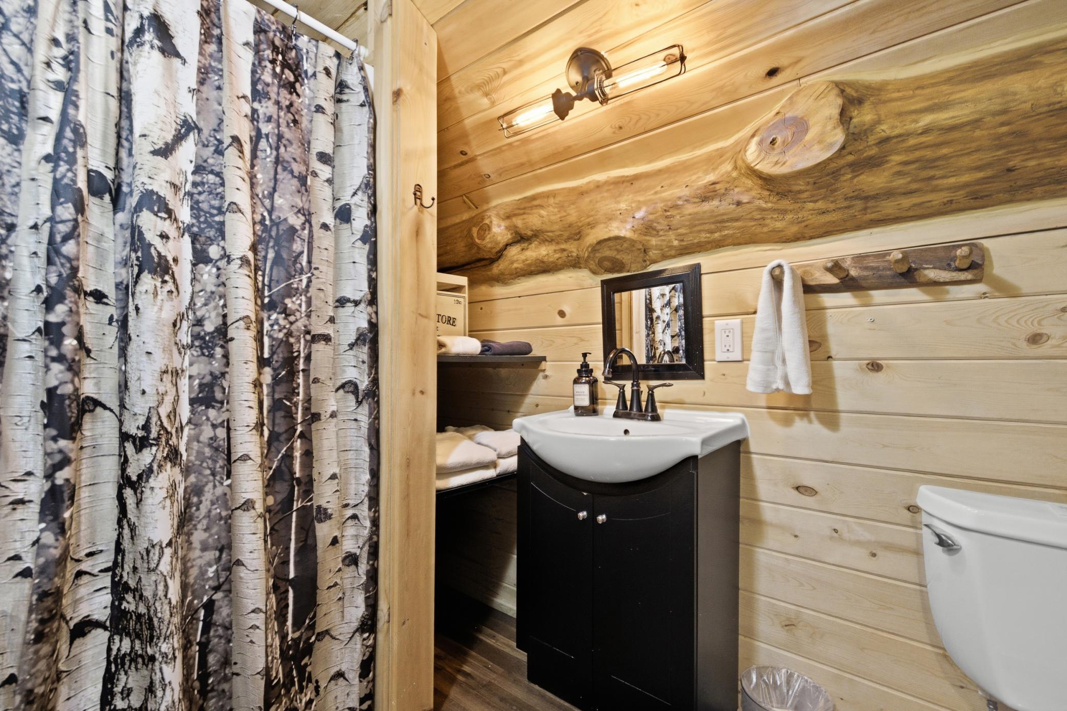 2016 single family home for sale at 17377 Paradise Shores Road in Brainerd, MN — 2 bed, 2 bath (photo 24 of 63)