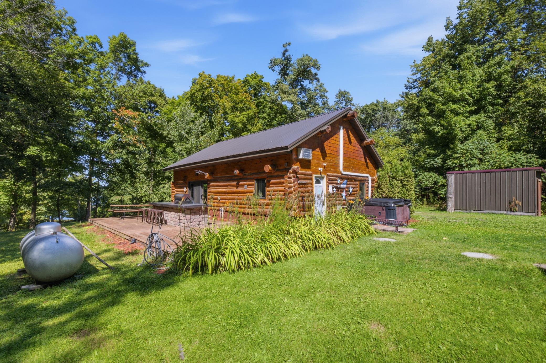 2016 single family home for sale at 17377 Paradise Shores Road in Brainerd, MN — 2 bed, 2 bath (photo 4 of 63)