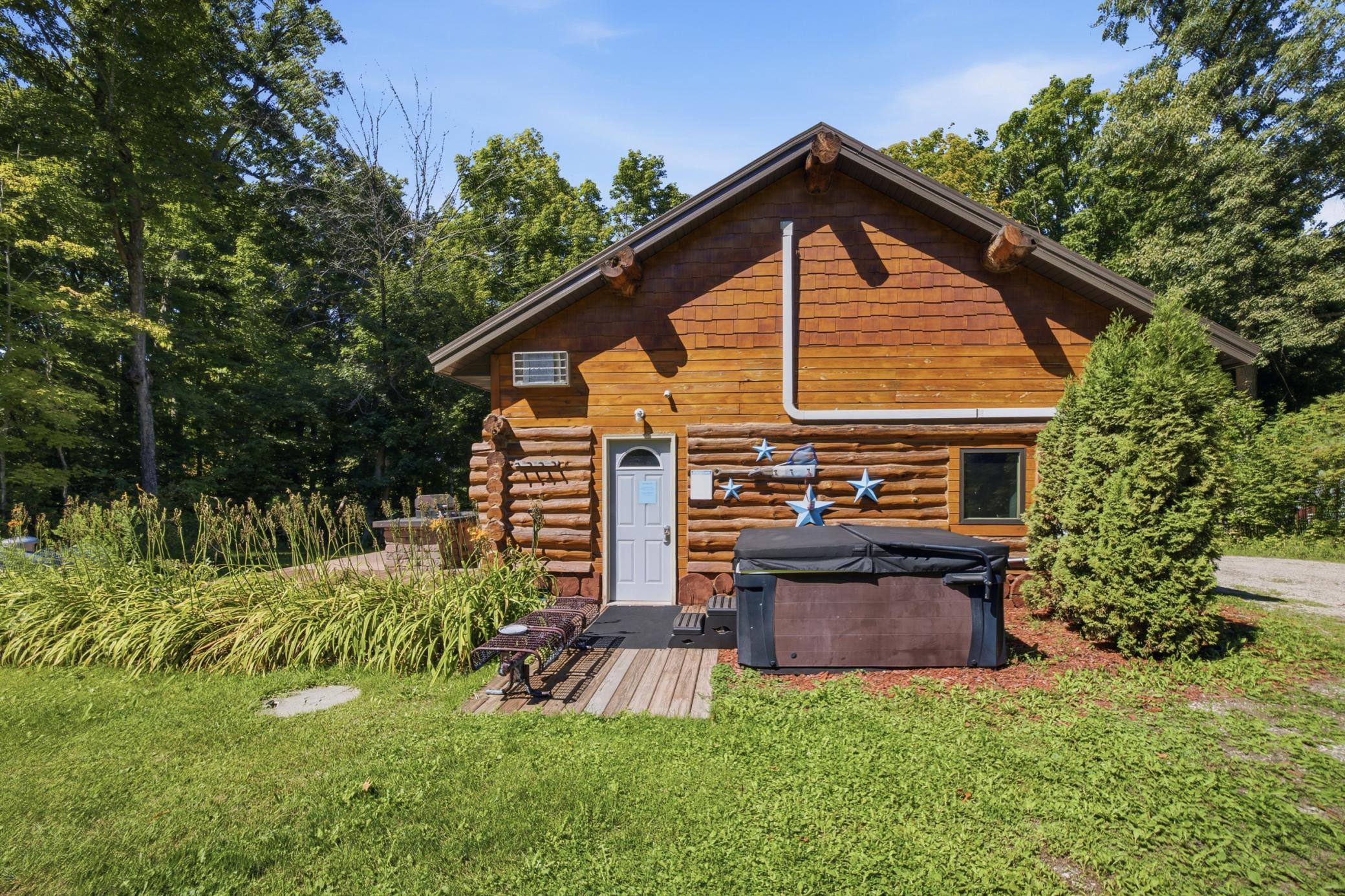 2016 single family home for sale at 17377 Paradise Shores Road in Brainerd, MN — 2 bed, 2 bath (photo 5 of 63)