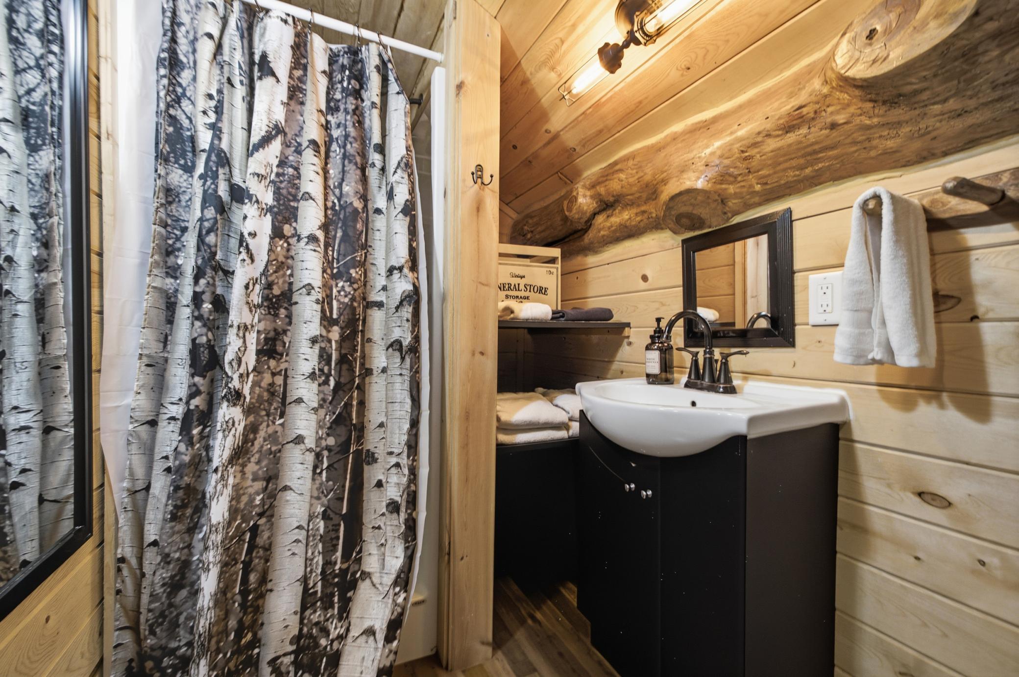 2016 single family home for sale at 17377 Paradise Shores Road in Brainerd, MN — 2 bed, 2 bath (photo 45 of 63)