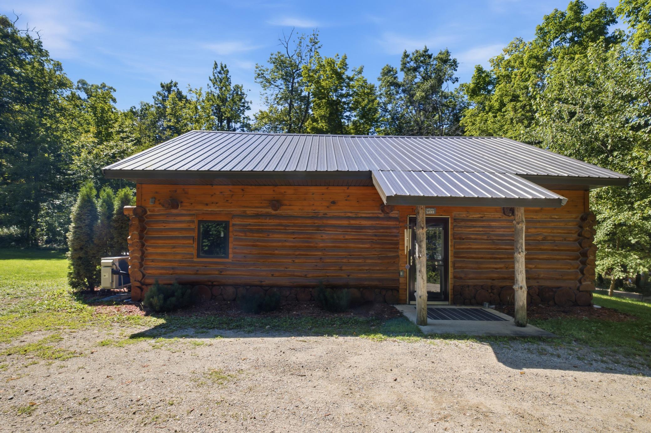 2016 single family home for sale at 17377 Paradise Shores Road in Brainerd, MN — 2 bed, 2 bath (photo 6 of 63)