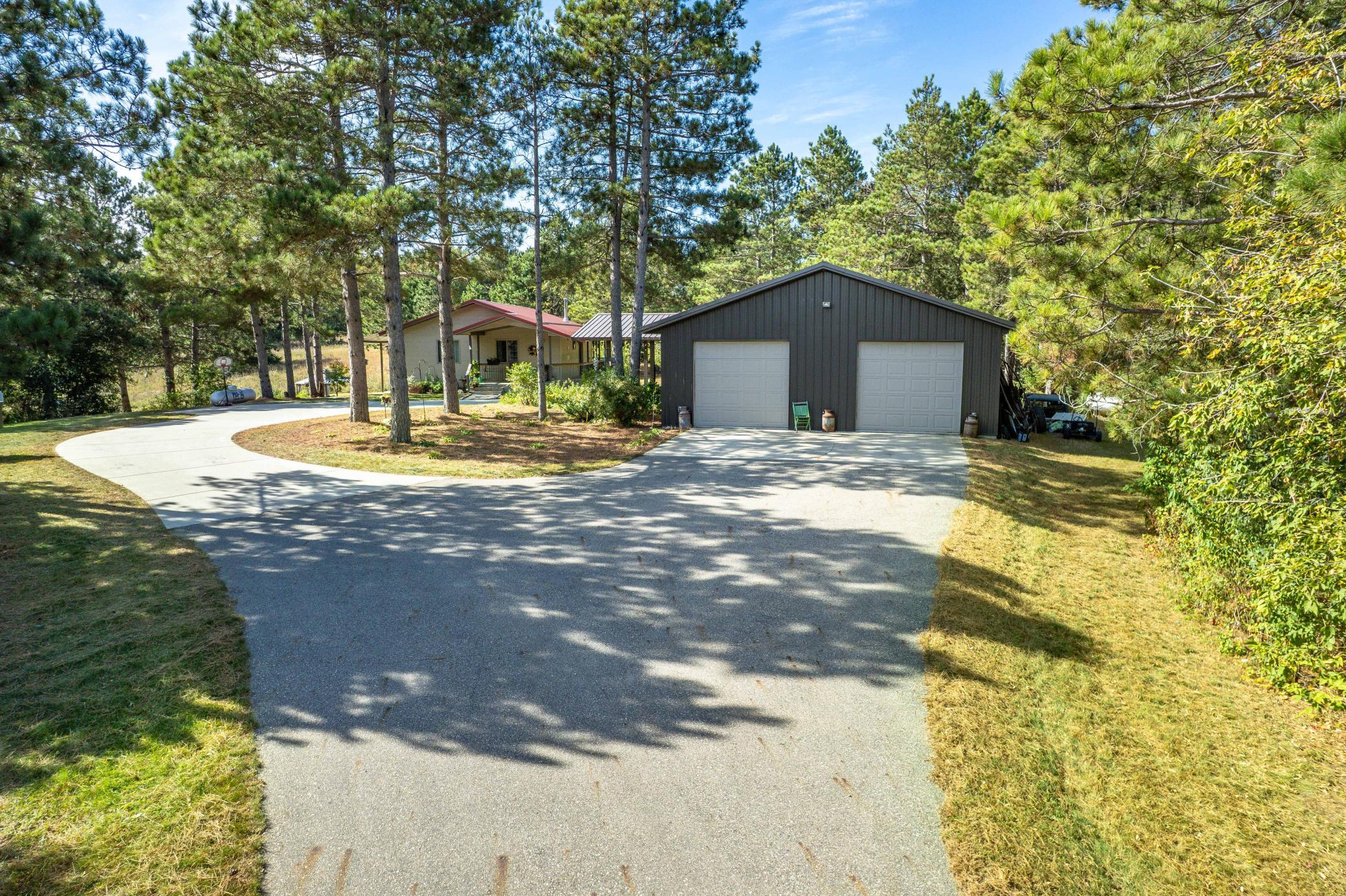 2009 single family home for sale at 22939 510th Avenue in Henning, MN — 4 bed, 2 bath (photo 2 of 94)