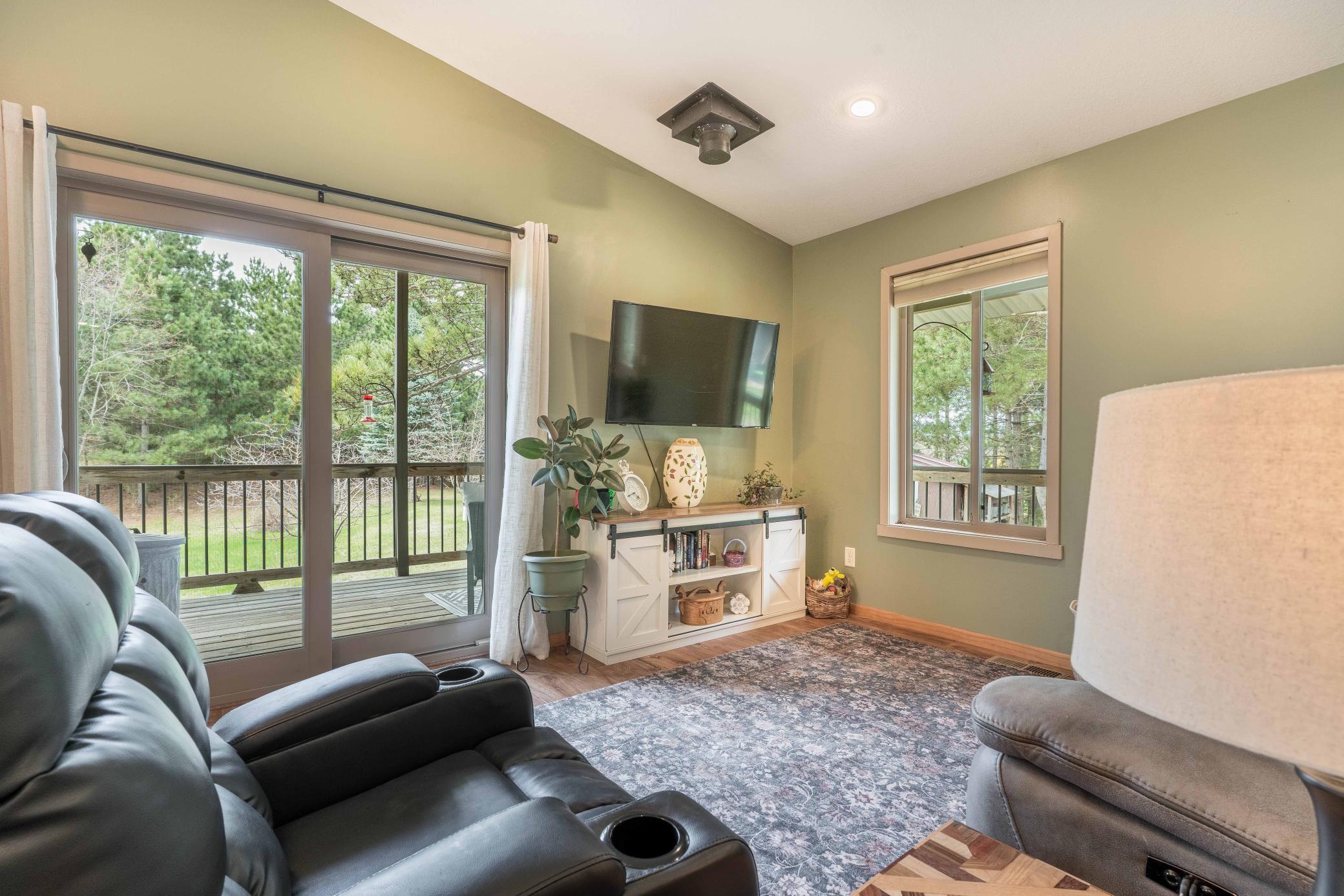 2009 single family home for sale at 22939 510th Avenue in Henning, MN — 4 bed, 2 bath (photo 11 of 94)