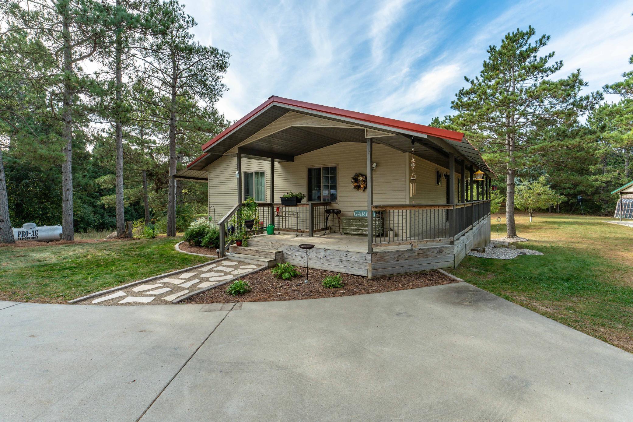 2009 single family home for sale at 22939 510th Avenue in Henning, MN — 4 bed, 2 bath (photo 5 of 94)