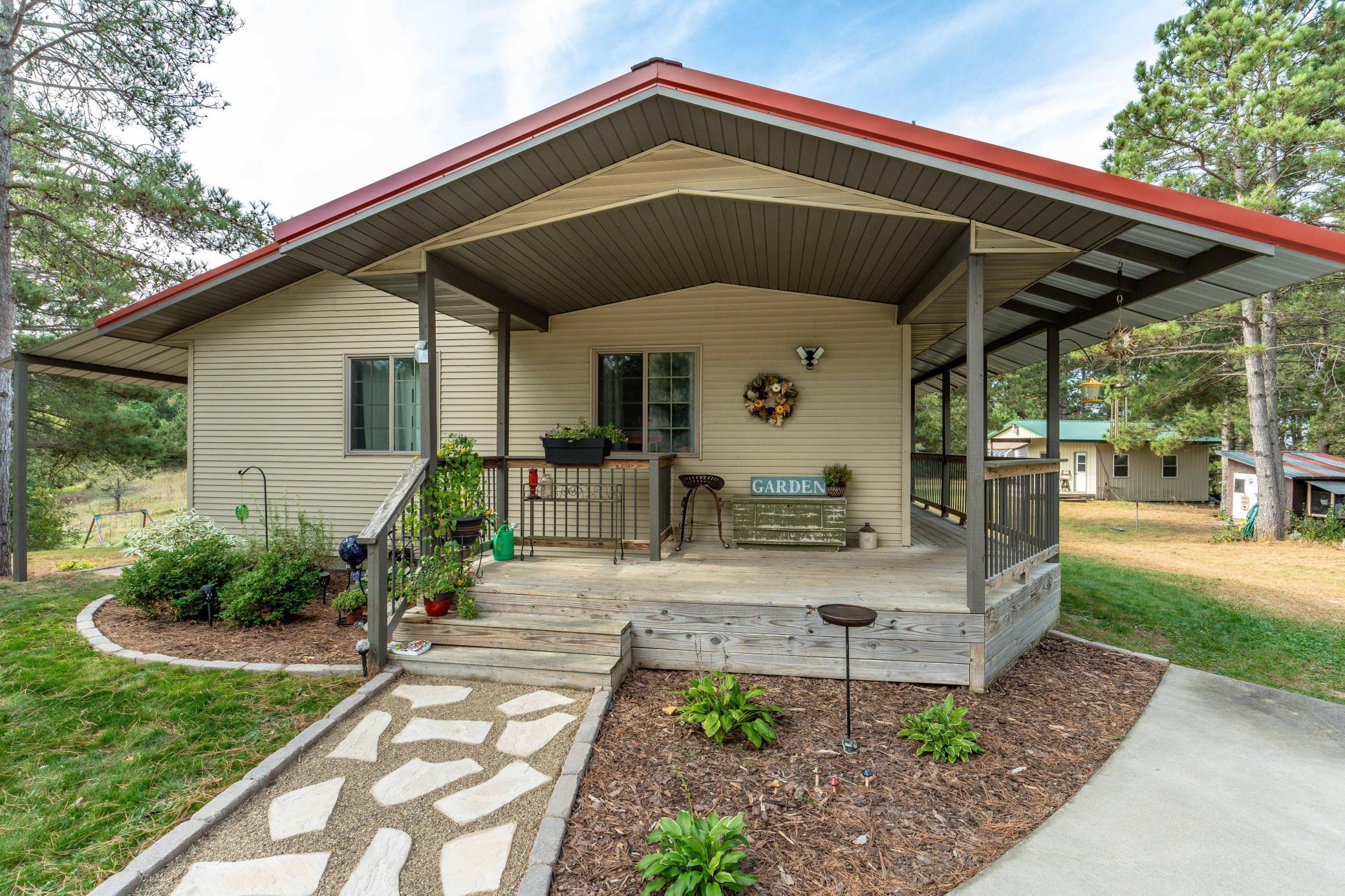 2009 single family home for sale at 22939 510th Avenue in Henning, MN — 4 bed, 2 bath (photo 6 of 94)