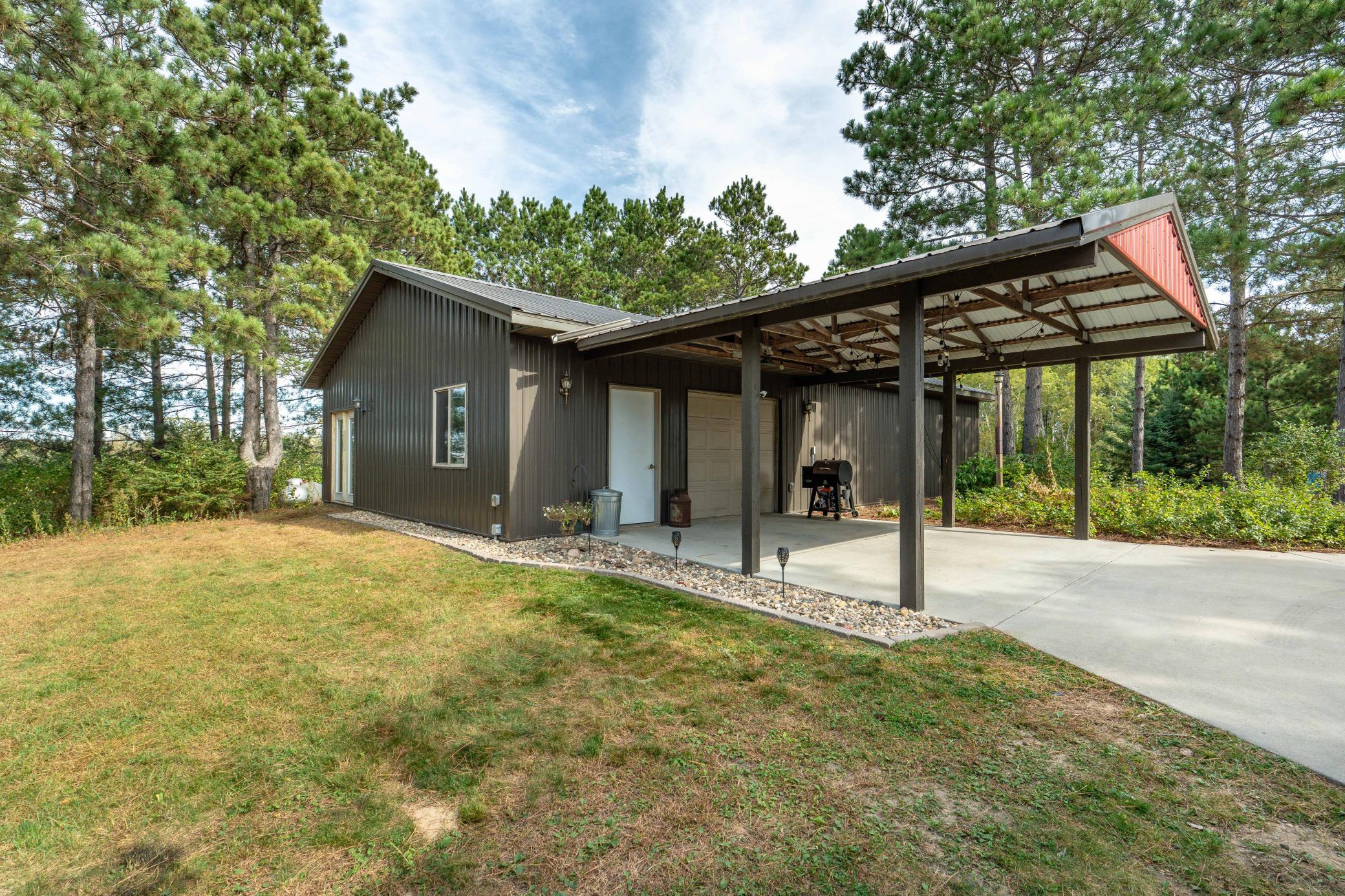 2009 single family home for sale at 22939 510th Avenue in Henning, MN — 4 bed, 2 bath (photo 52 of 94)