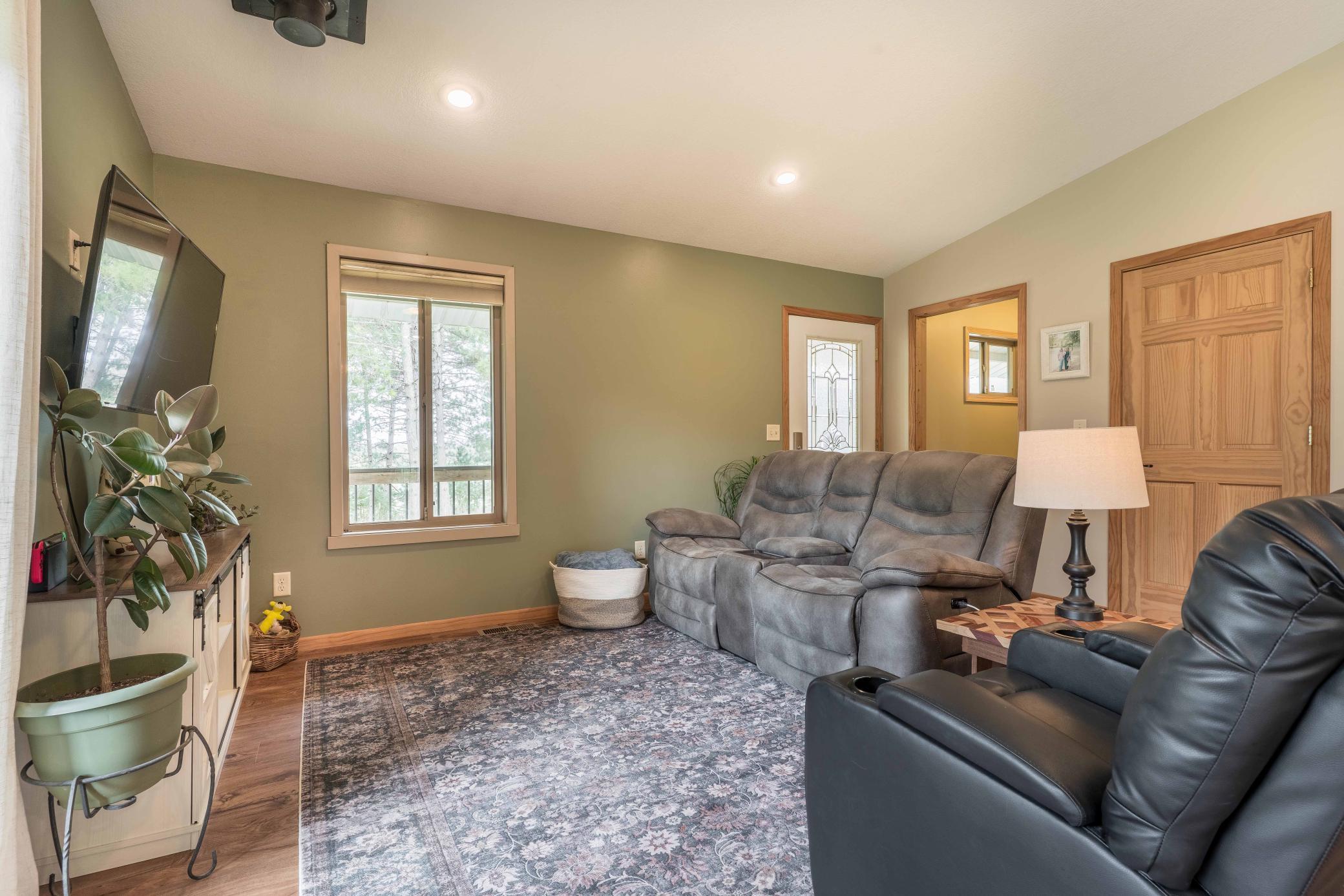 2009 single family home for sale at 22939 510th Avenue in Henning, MN — 4 bed, 2 bath (photo 9 of 94)