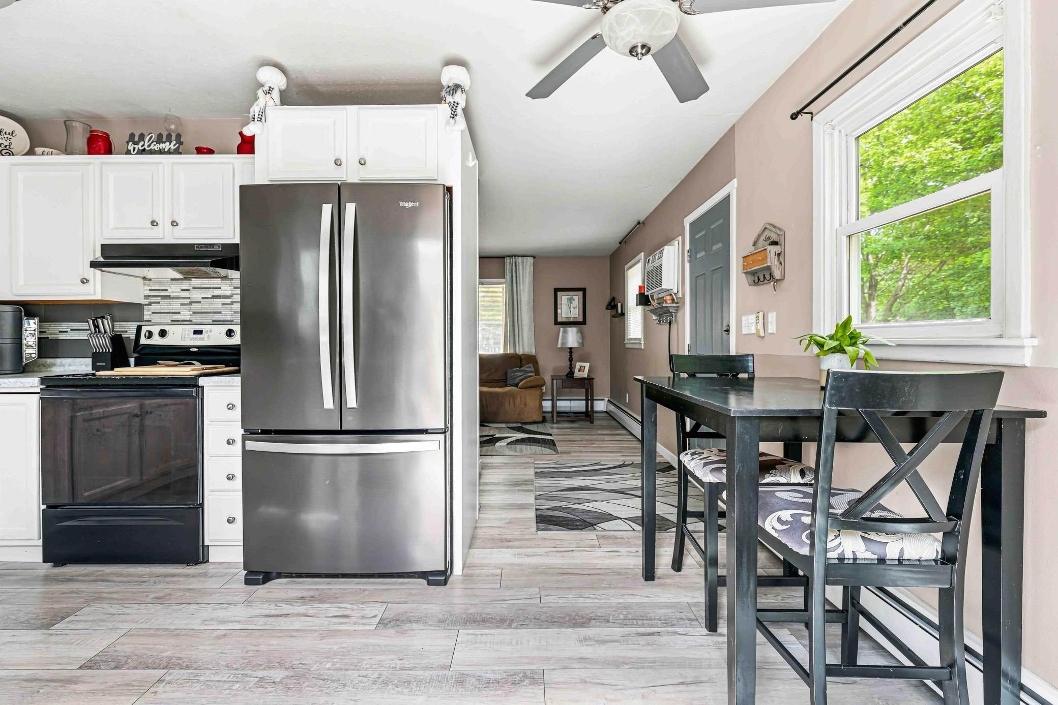 1956 single family home for sale at 1921 N 10th Avenue N in Moorhead, MN — 3 bed, 2 bath (photo 11 of 46)