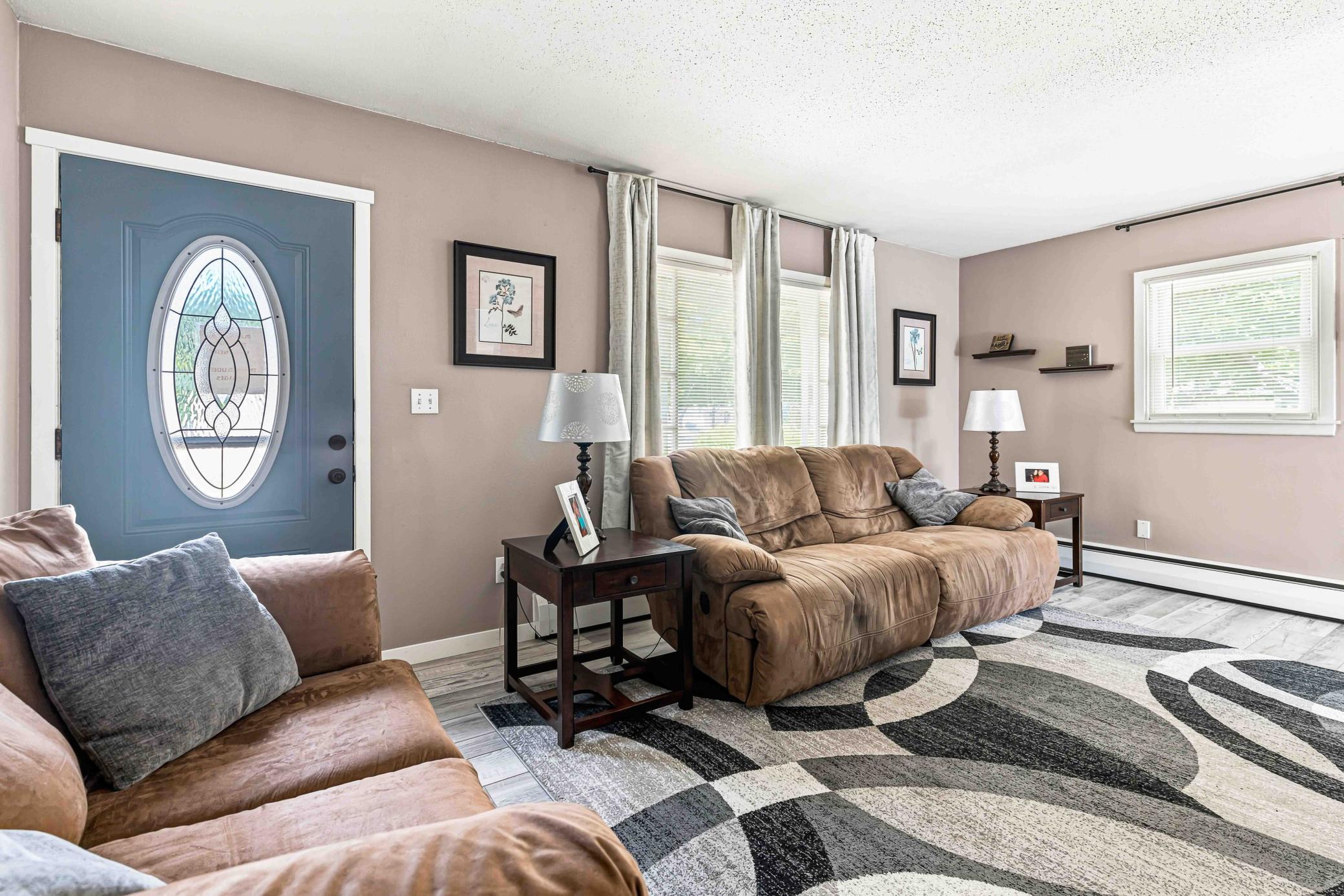 1956 single family home for sale at 1921 N 10th Avenue N in Moorhead, MN — 3 bed, 2 bath (photo 17 of 46)