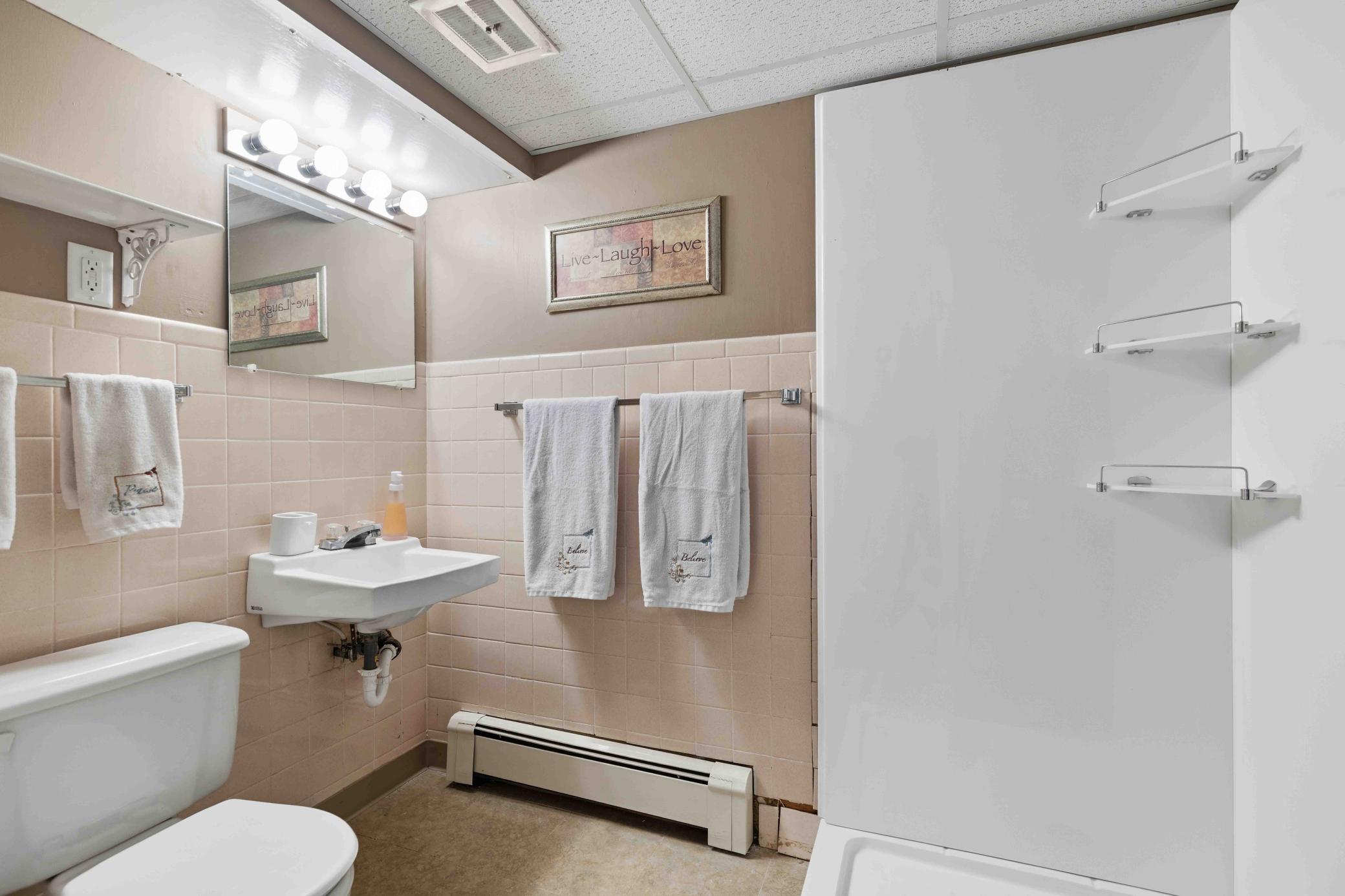 1956 single family home for sale at 1921 N 10th Avenue N in Moorhead, MN — 3 bed, 2 bath (photo 27 of 46)