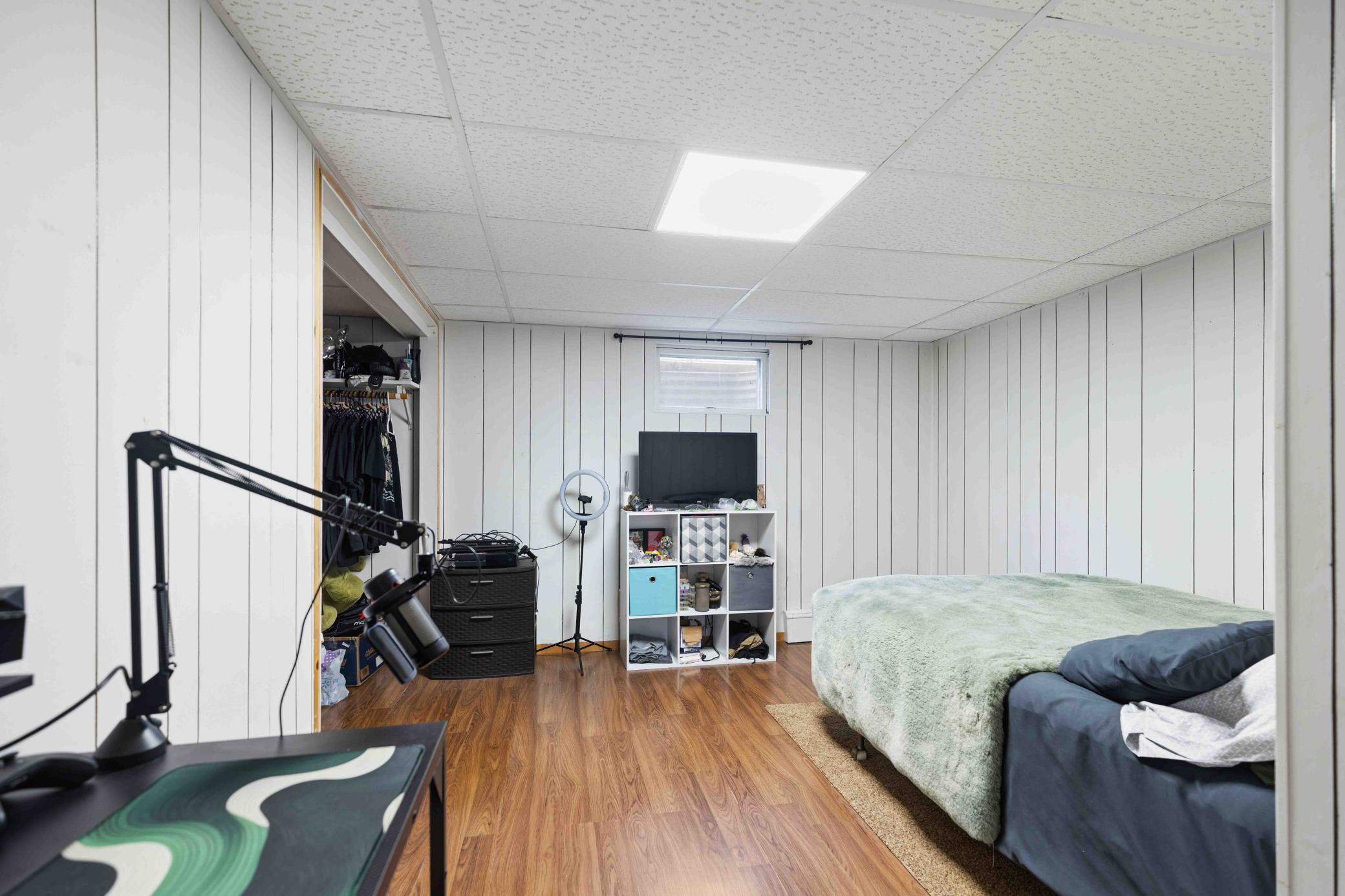 1956 single family home for sale at 1921 N 10th Avenue N in Moorhead, MN — 3 bed, 2 bath (photo 28 of 46)