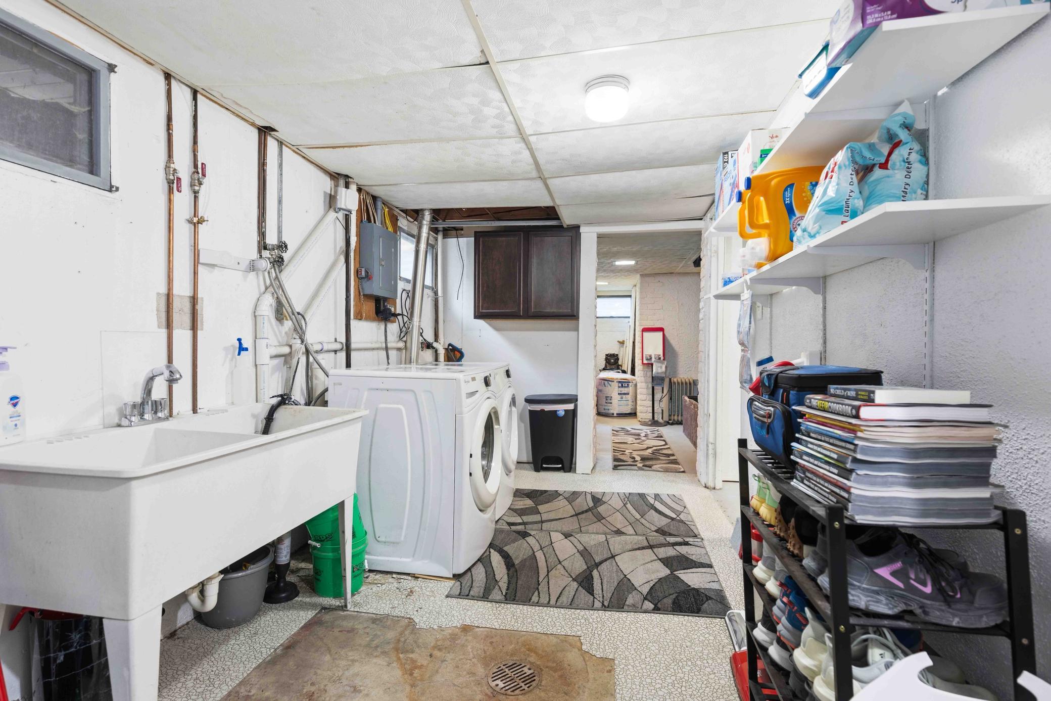 1956 single family home for sale at 1921 N 10th Avenue N in Moorhead, MN — 3 bed, 2 bath (photo 31 of 46)