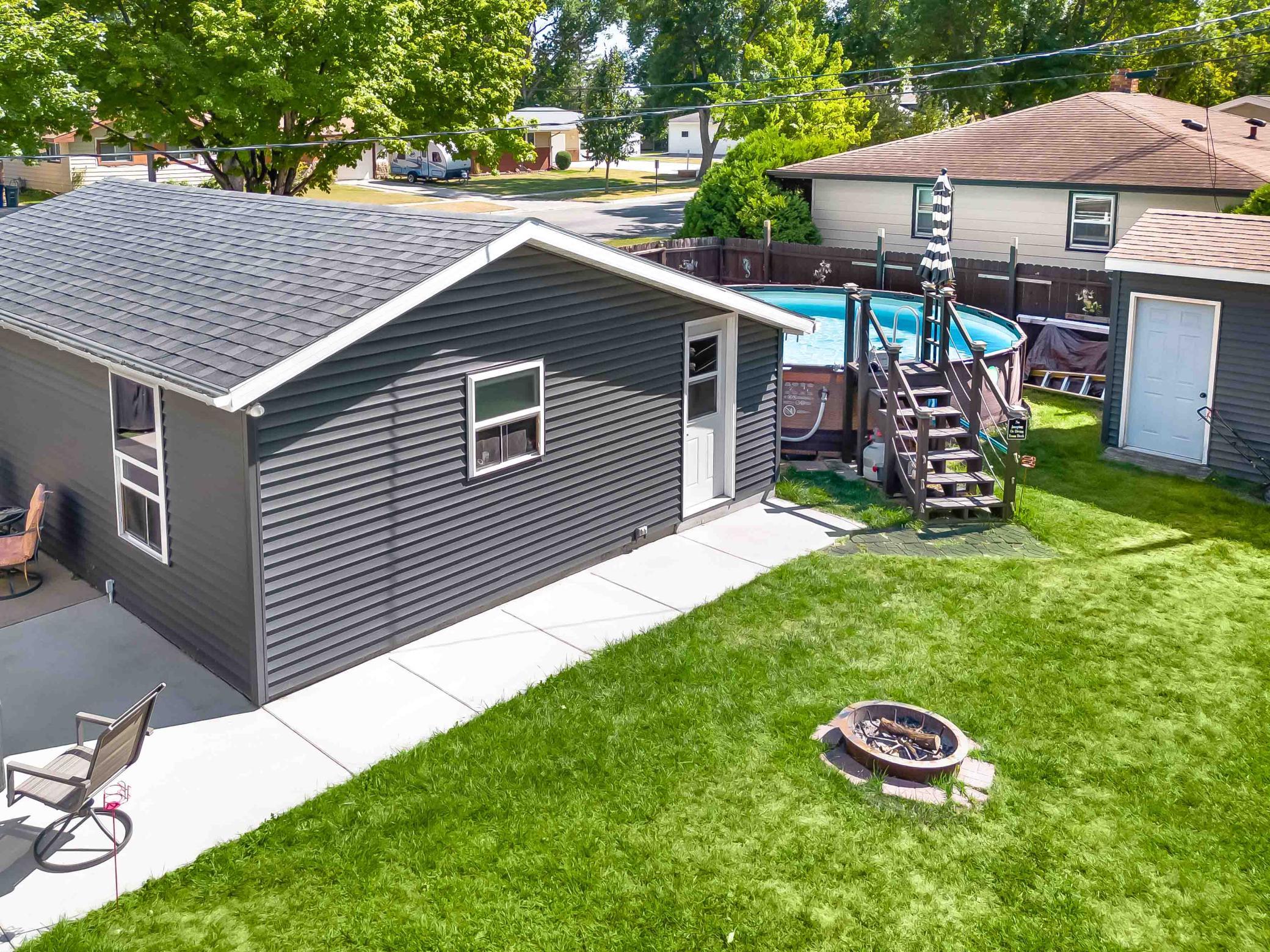 1956 single family home for sale at 1921 N 10th Avenue N in Moorhead, MN — 3 bed, 2 bath (photo 38 of 46)