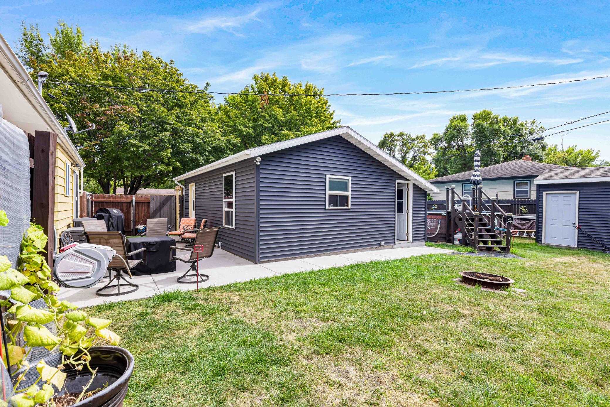 1956 single family home for sale at 1921 N 10th Avenue N in Moorhead, MN — 3 bed, 2 bath (photo 39 of 46)