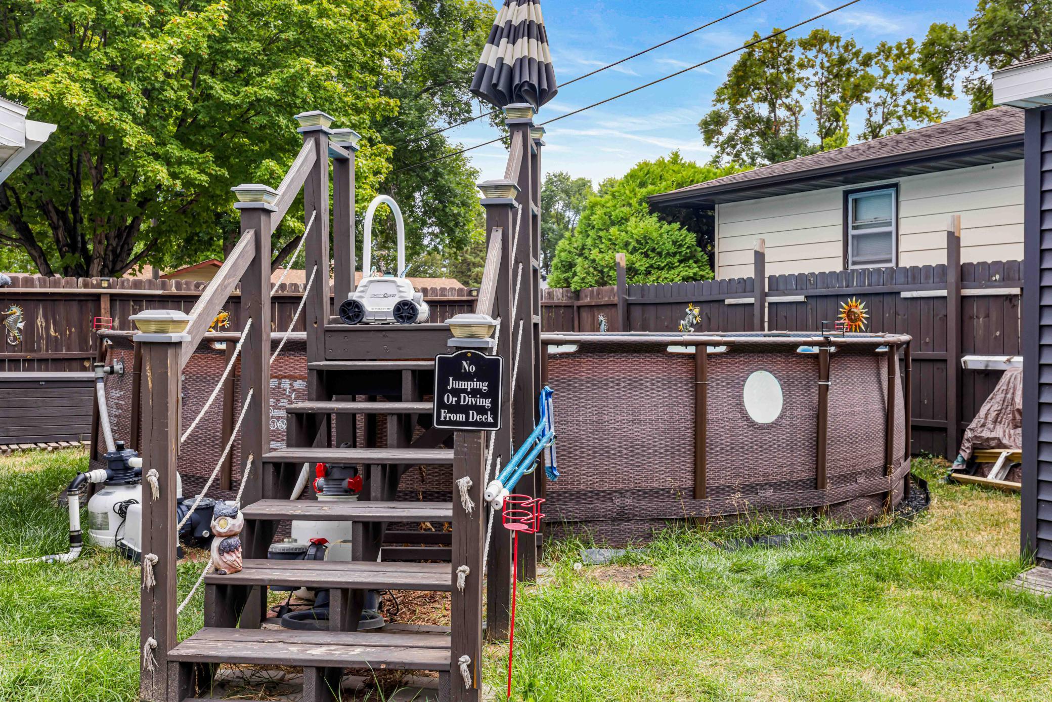 1956 single family home for sale at 1921 N 10th Avenue N in Moorhead, MN — 3 bed, 2 bath (photo 41 of 46)