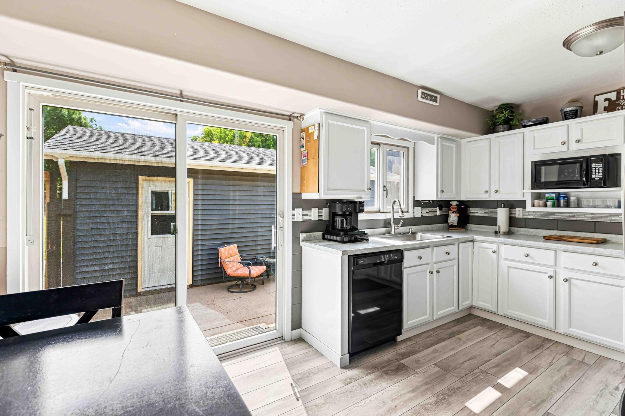 1956 single family home for sale at 1921 N 10th Avenue N in Moorhead, MN — 3 bed, 2 bath (photo 9 of 46)