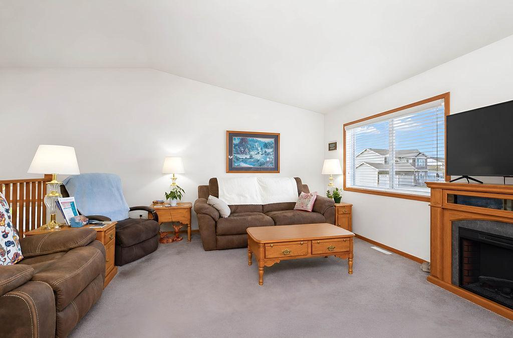 2016 twin home for sale at 2162 10th Street W in West Fargo, ND — 3 bed, 2 bath (photo 13 of 39)