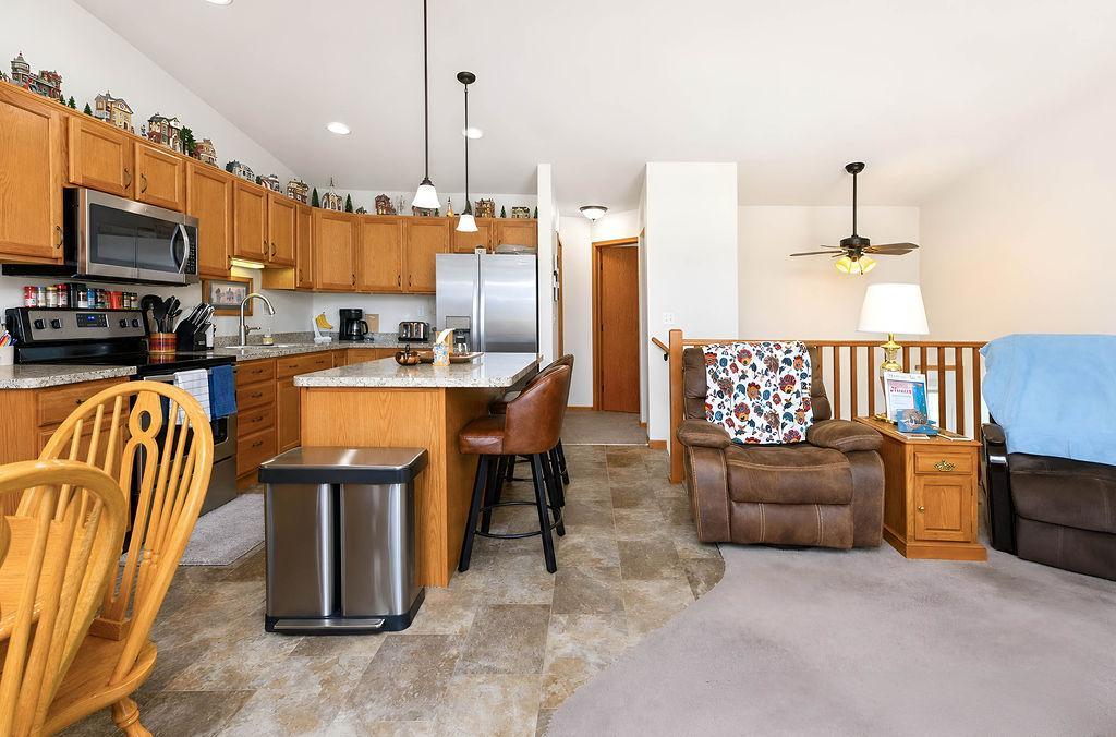 2016 twin home for sale at 2162 10th Street W in West Fargo, ND — 3 bed, 2 bath (photo 14 of 39)