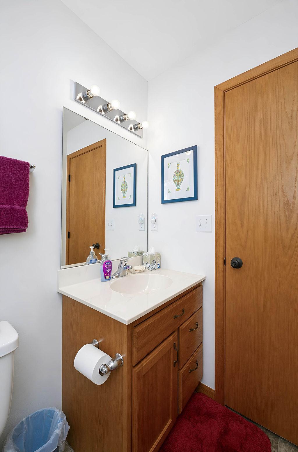 2016 twin home for sale at 2162 10th Street W in West Fargo, ND — 3 bed, 2 bath (photo 18 of 39)