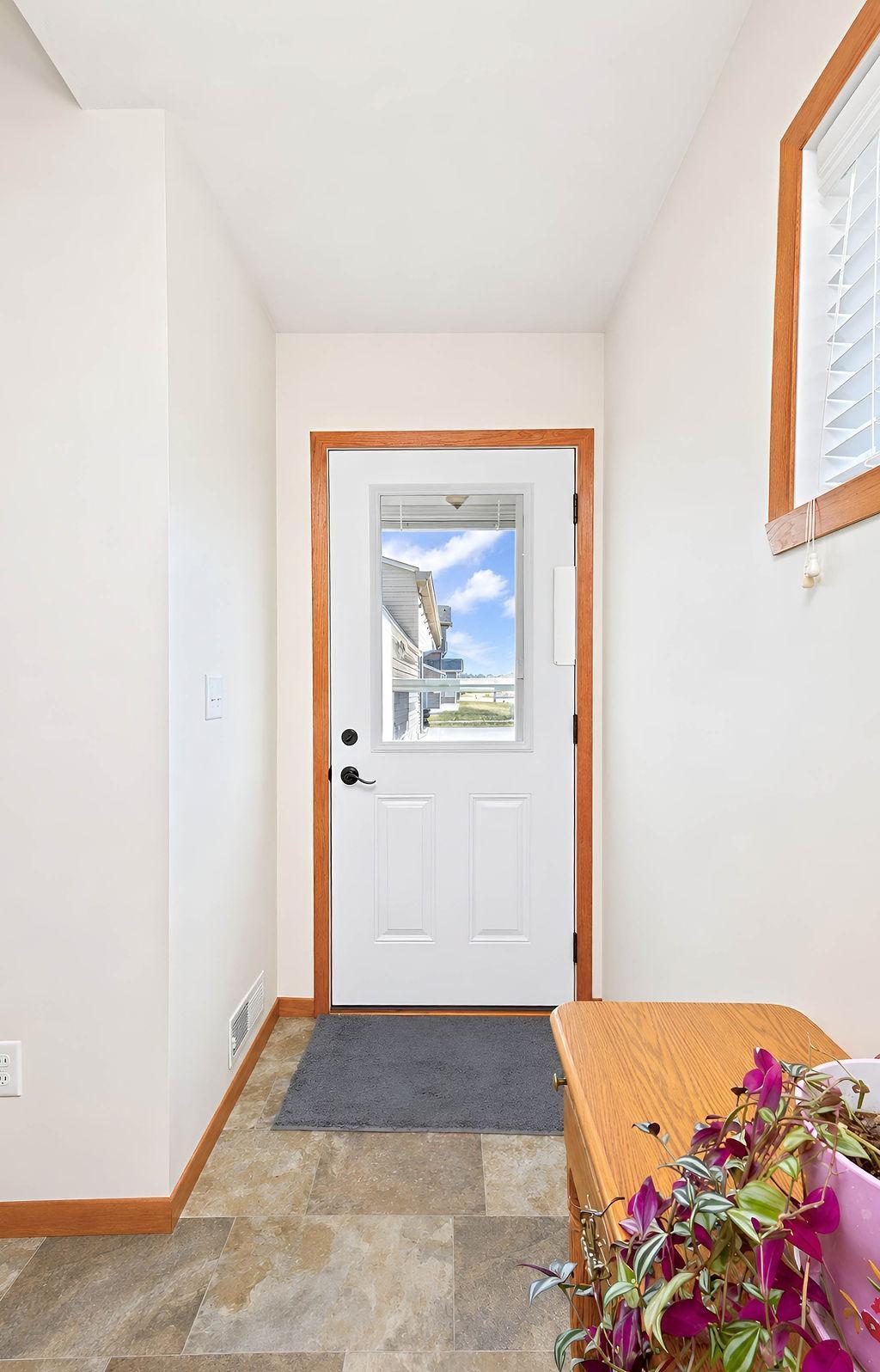 2016 twin home for sale at 2162 10th Street W in West Fargo, ND — 3 bed, 2 bath (photo 3 of 39)