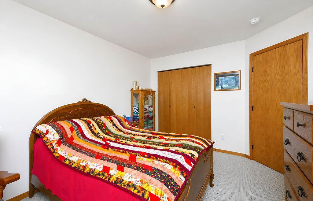 2016 twin home for sale at 2162 10th Street W in West Fargo, ND — 3 bed, 2 bath (photo 24 of 39)