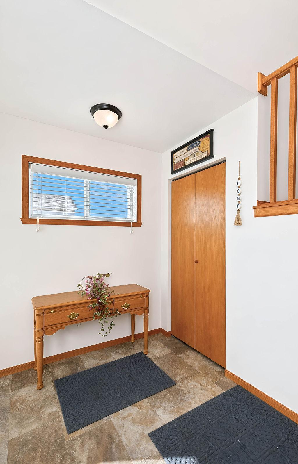 2016 twin home for sale at 2162 10th Street W in West Fargo, ND — 3 bed, 2 bath (photo 4 of 39)