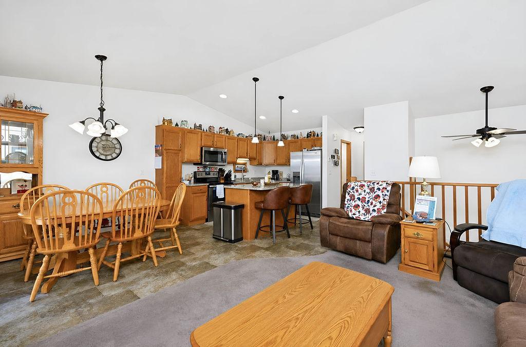2016 twin home for sale at 2162 10th Street W in West Fargo, ND — 3 bed, 2 bath (photo 6 of 39)