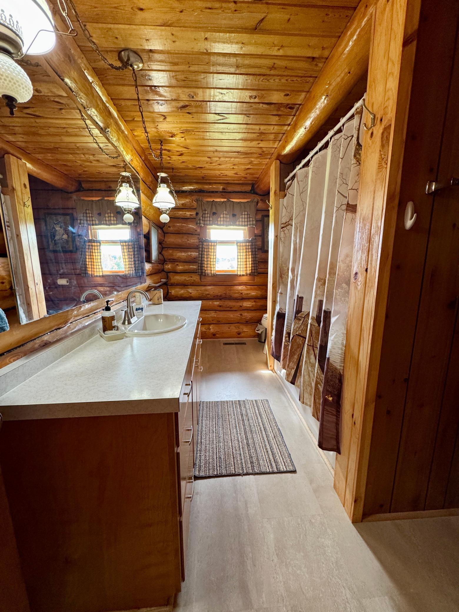 1974 single family home for sale at 39090 State Highway 313 in Warroad, MN — 3 bed, 2 bath (photo 19 of 62)