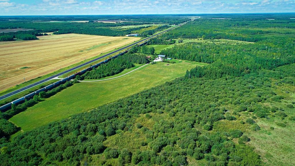 1974 single family home for sale at 39090 State Highway 313 in Warroad, MN — 3 bed, 2 bath (photo 46 of 62)