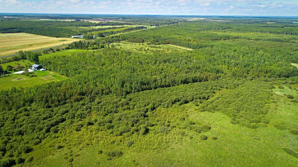 1974 single family home for sale at 39090 State Highway 313 in Warroad, MN — 3 bed, 2 bath (photo 47 of 62)